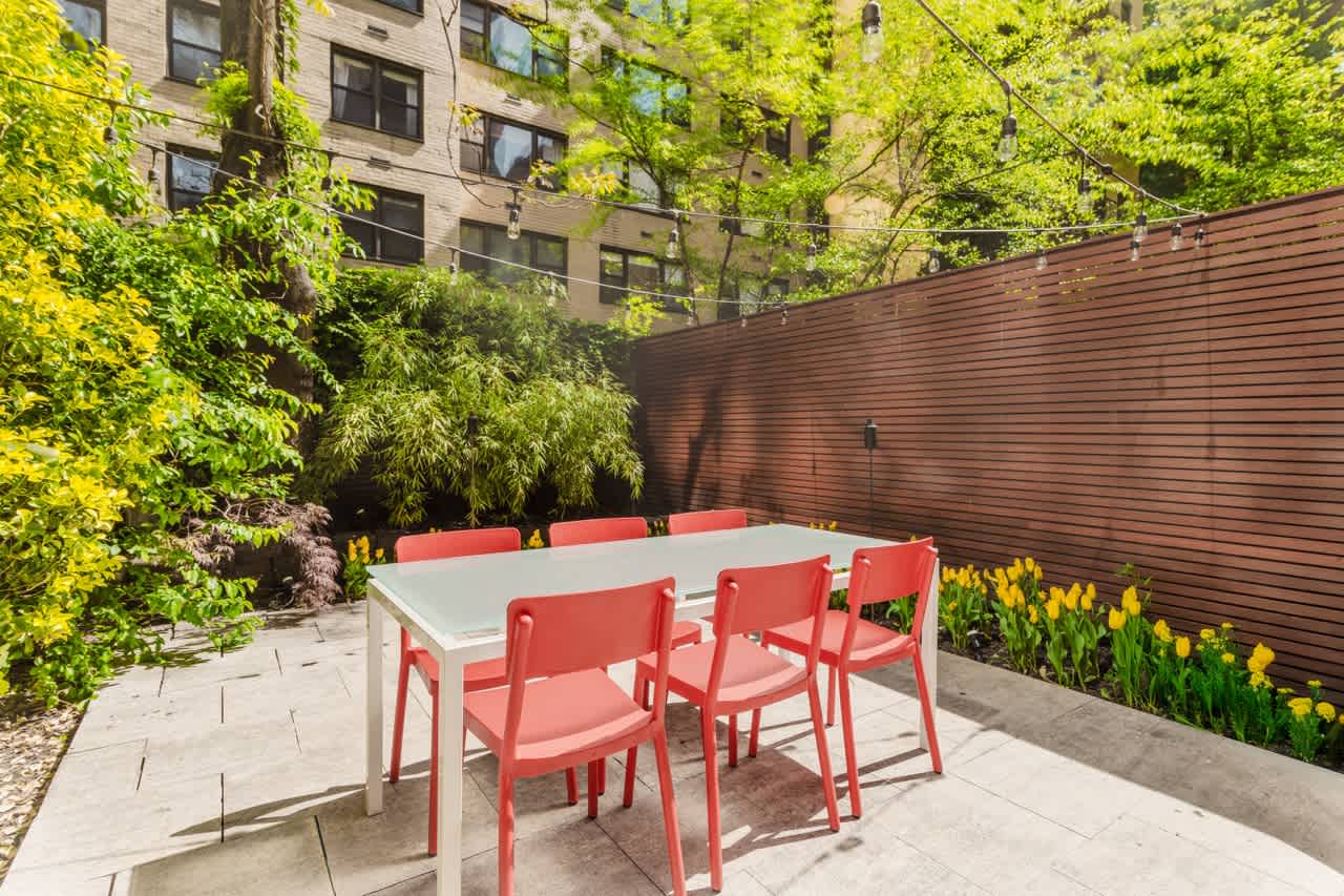 Diplomat I | Midtown East | Designer Duplex w/Garden & Shared Rooftop photo 5