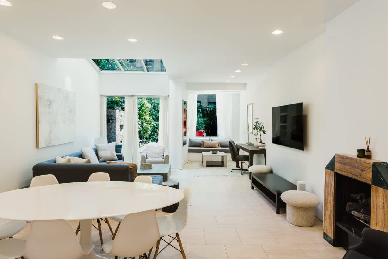 Diplomat I | Midtown East | Designer Duplex w/Garden & Shared Rooftop photo 6