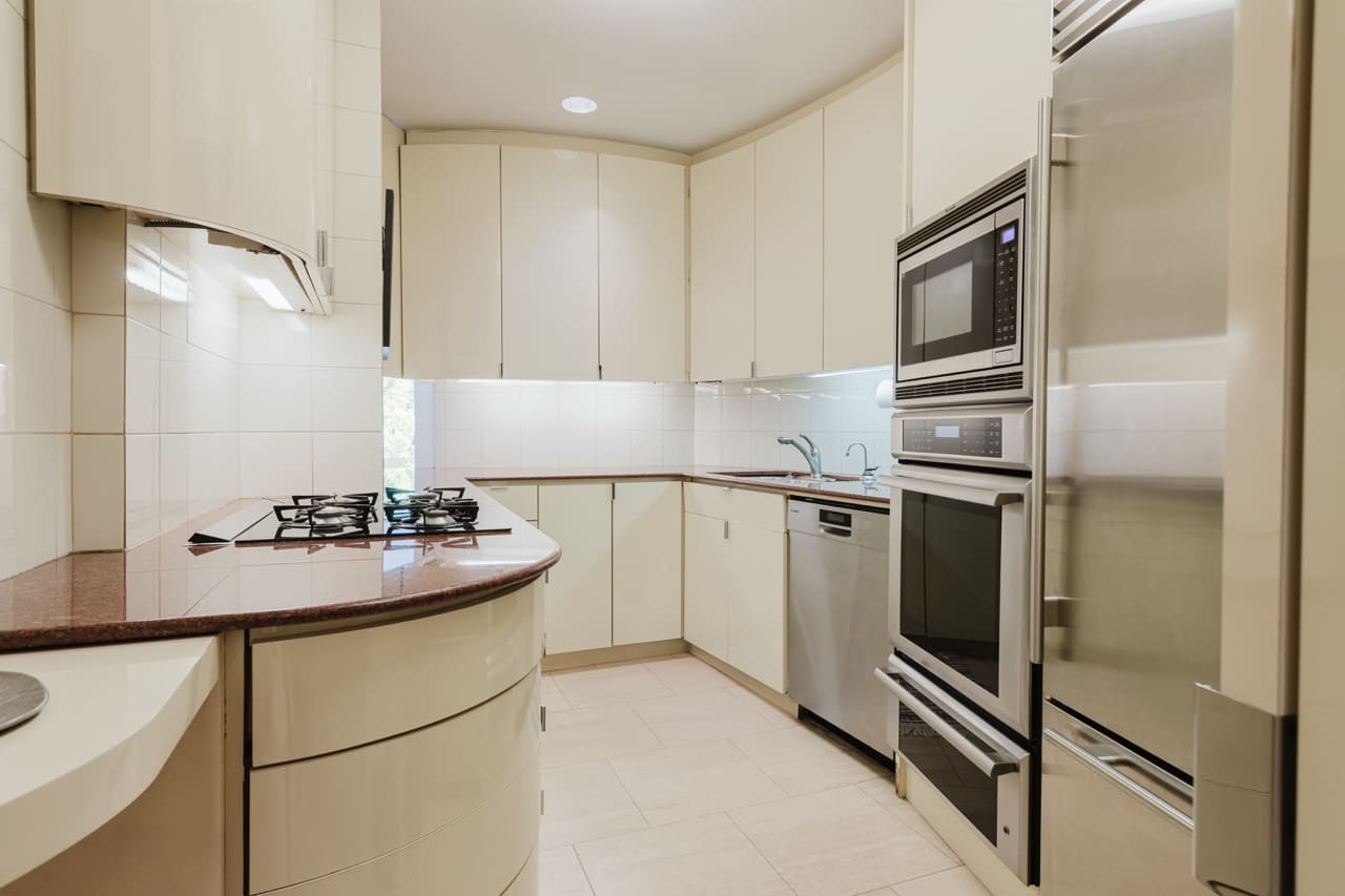 Diplomat I | Midtown East | Designer Duplex w/Garden & Shared Rooftop photo 10