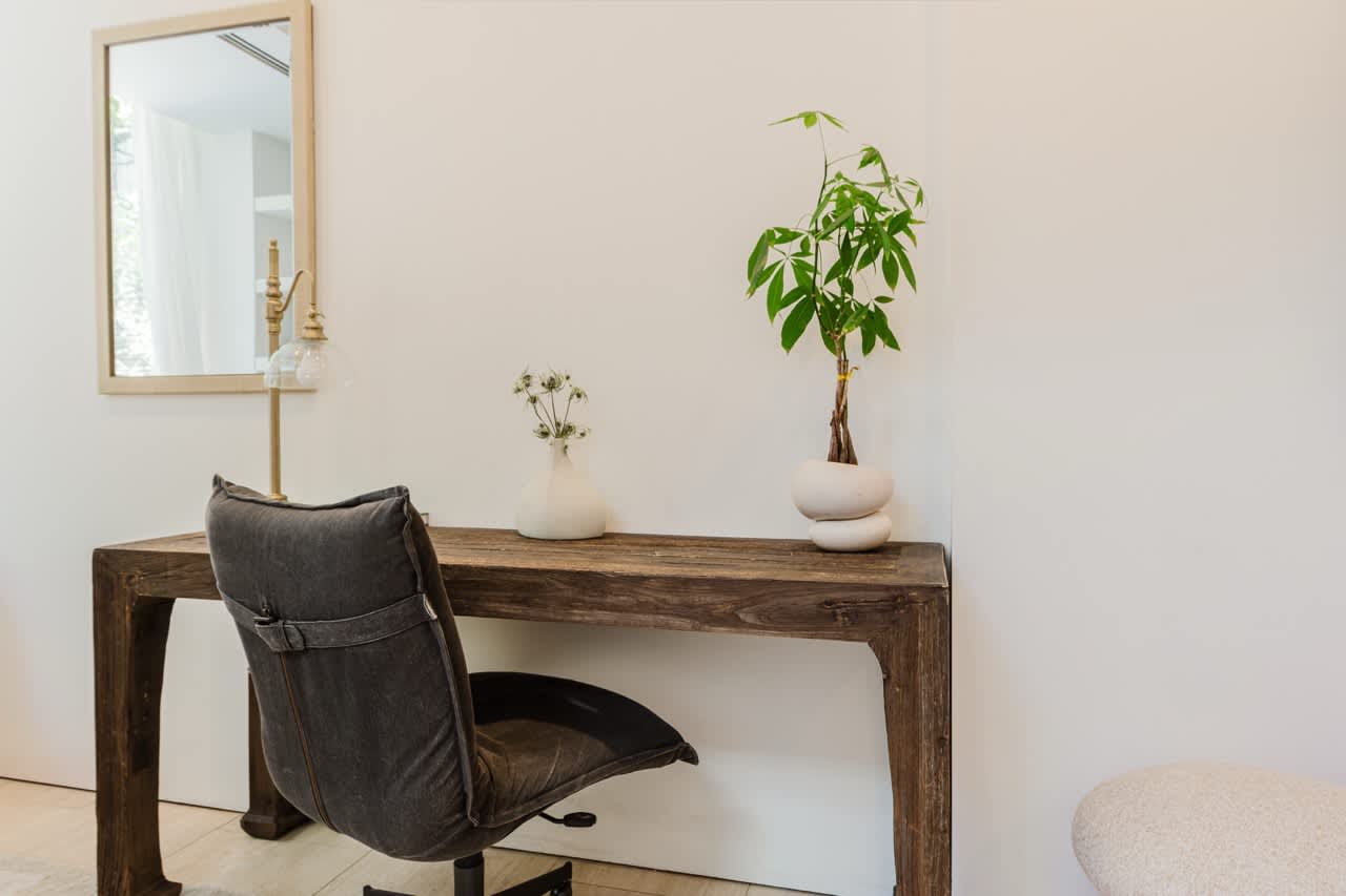 Diplomat I | Midtown East | Designer Duplex w/Garden & Shared Rooftop photo 9