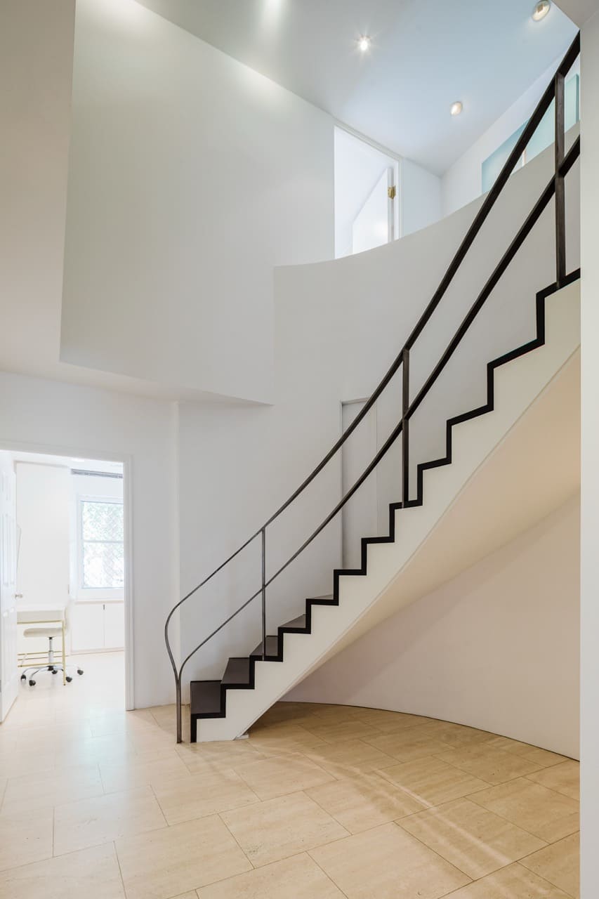 Diplomat I | Midtown East | Designer Duplex w/Garden & Shared Rooftop photo 15