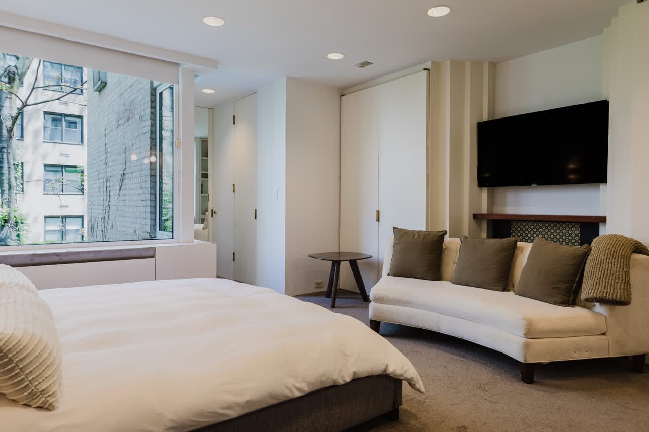 Diplomat I | Midtown East | Designer Duplex w/Garden & Shared Rooftop photo 31