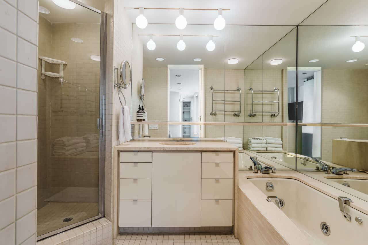 Diplomat I | Midtown East | Designer Duplex w/Garden & Shared Rooftop photo 36