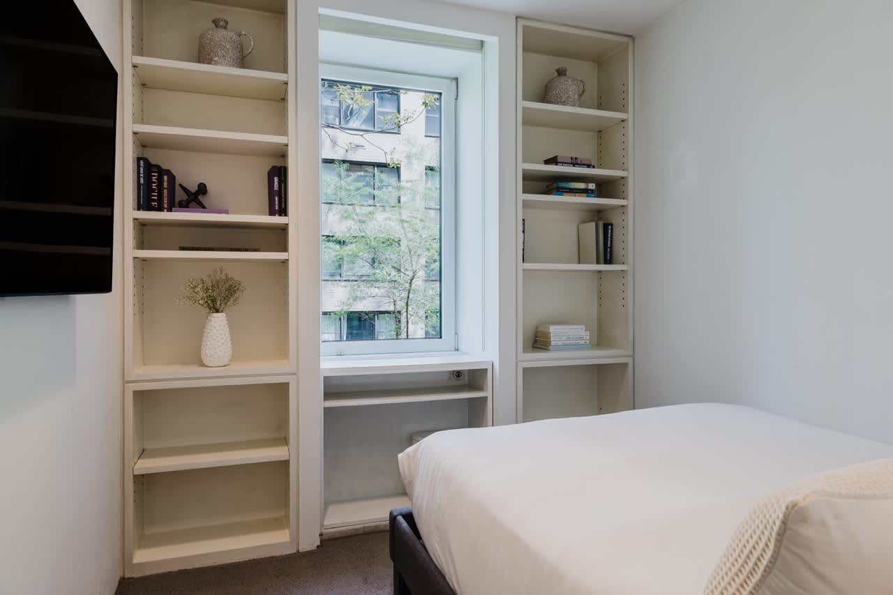 Diplomat I | Midtown East | Designer Duplex w/Garden & Shared Rooftop photo 34