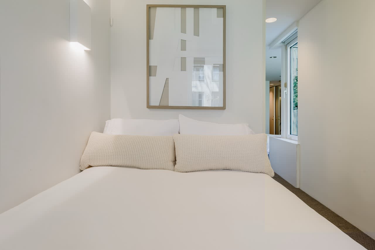 Diplomat I | Midtown East | Designer Duplex w/Garden & Shared Rooftop photo 35