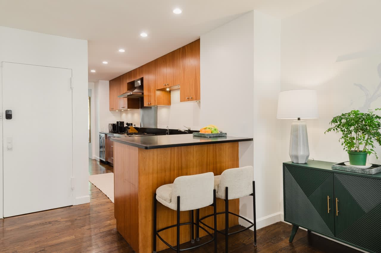 Diplomat III | Midtown East | Designer Apartment w/Shared Rooftop photo 8