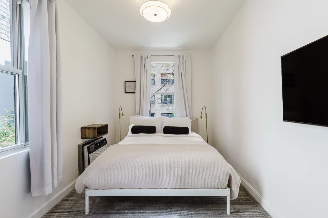 Diplomat III | Midtown East | Designer Apartment w/Shared Rooftop photo 14