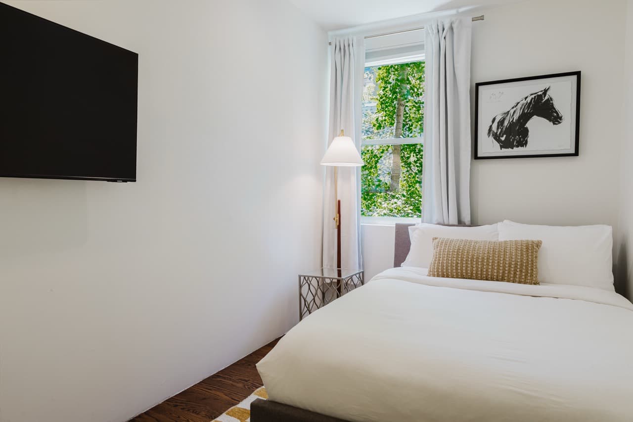 Diplomat III | Midtown East | Designer Apartment w/Shared Rooftop photo 22