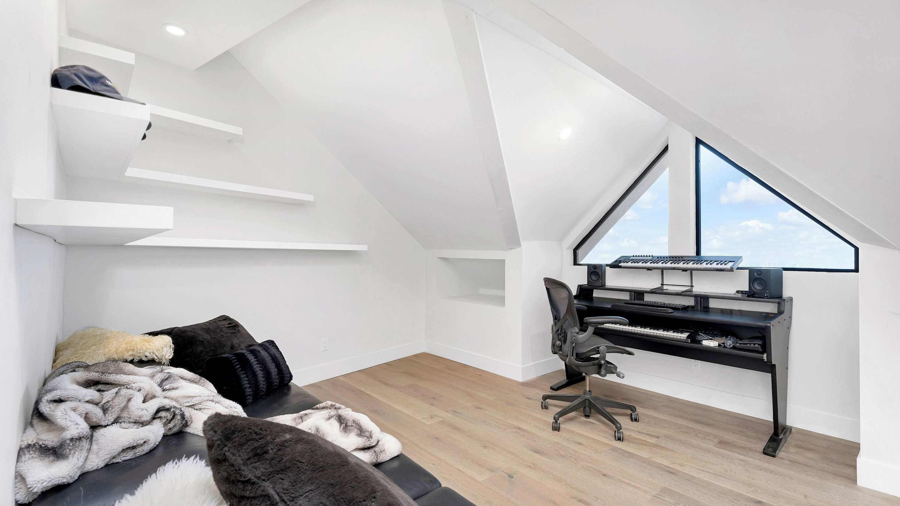 Skyline Manor | Los Angeles | Luxe Hillside Hideaway with Private Balcony and City Views photo 13