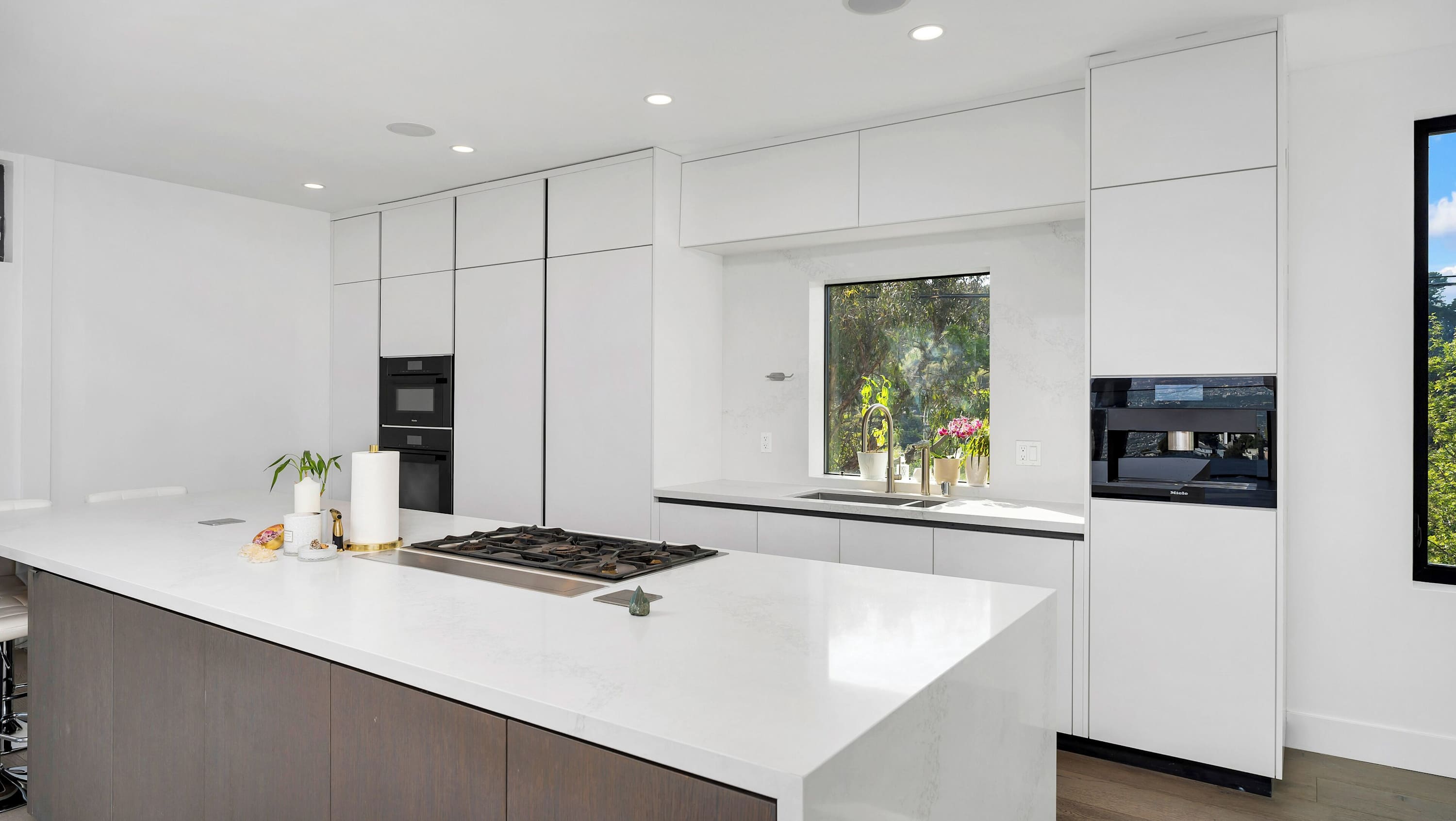 Skyline Manor | Los Angeles | Luxe Hillside Hideaway with Private Balcony and City Views photo 5