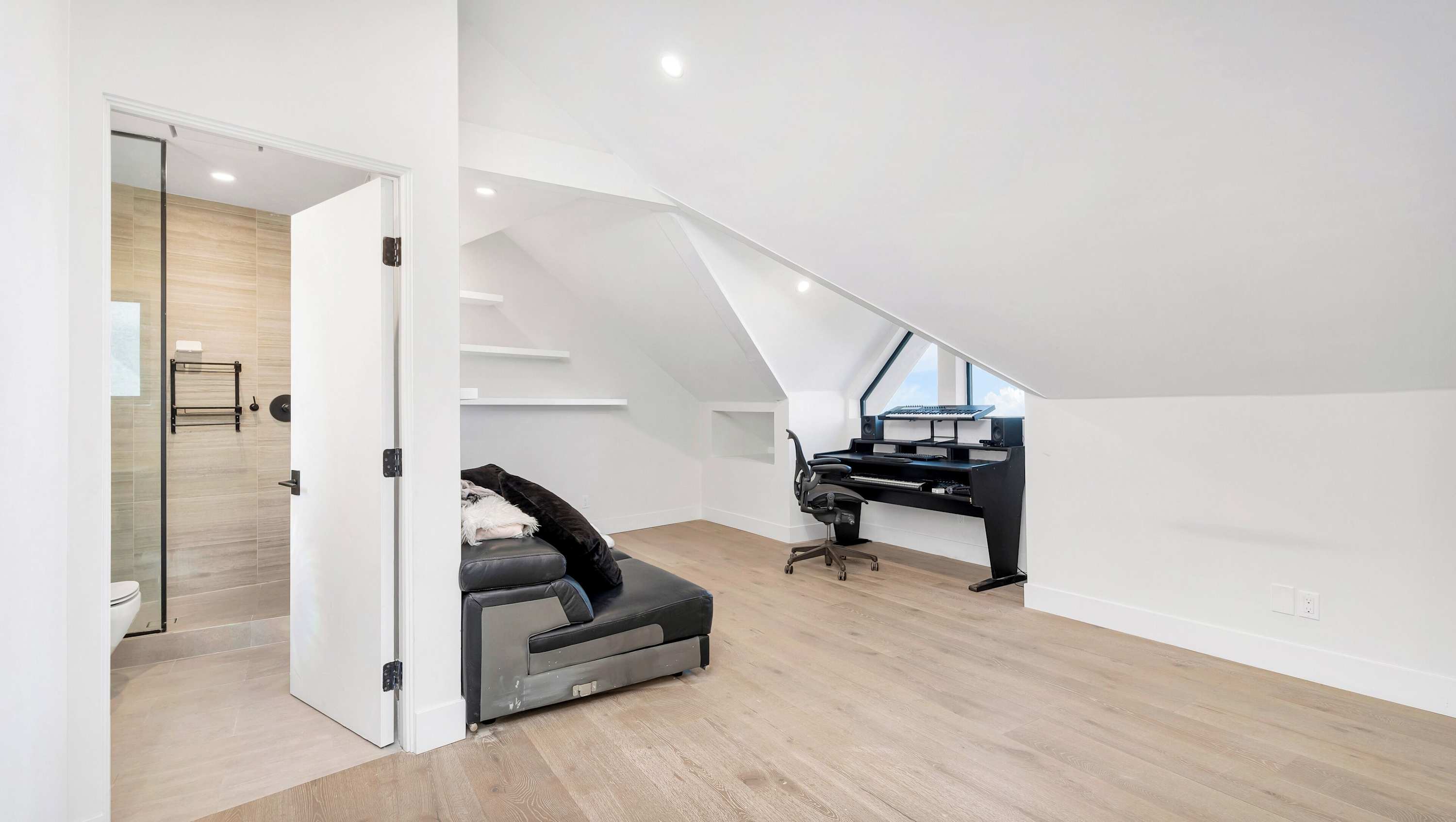 Skyline Manor | Los Angeles | Luxe Hillside Hideaway with Private Balcony and City Views photo 14