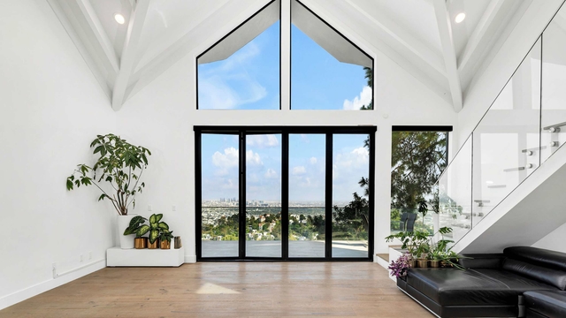 Image of Living space #2