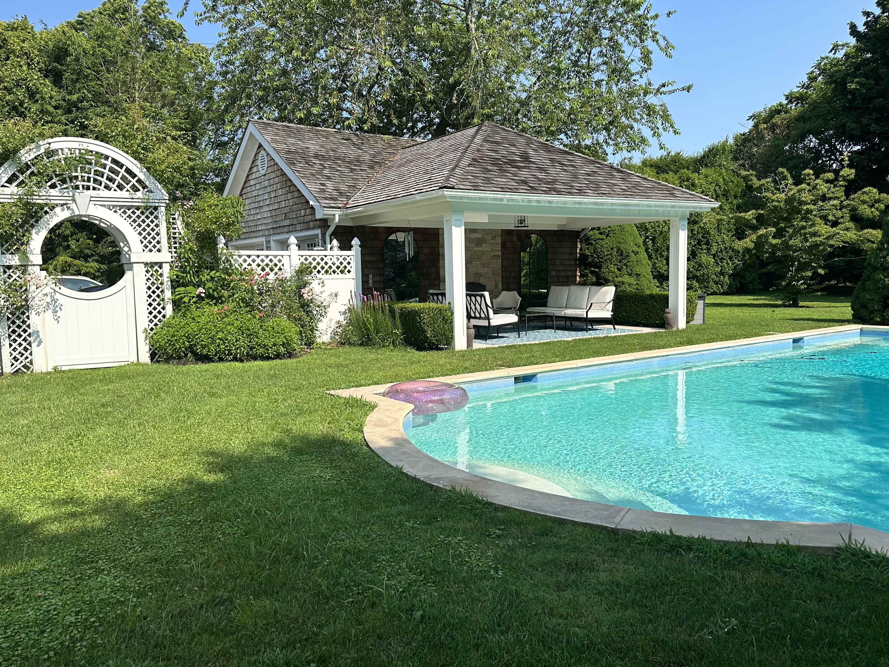 Willow Manor | Southampton | Luxe Home with Pool and Gym photo 5