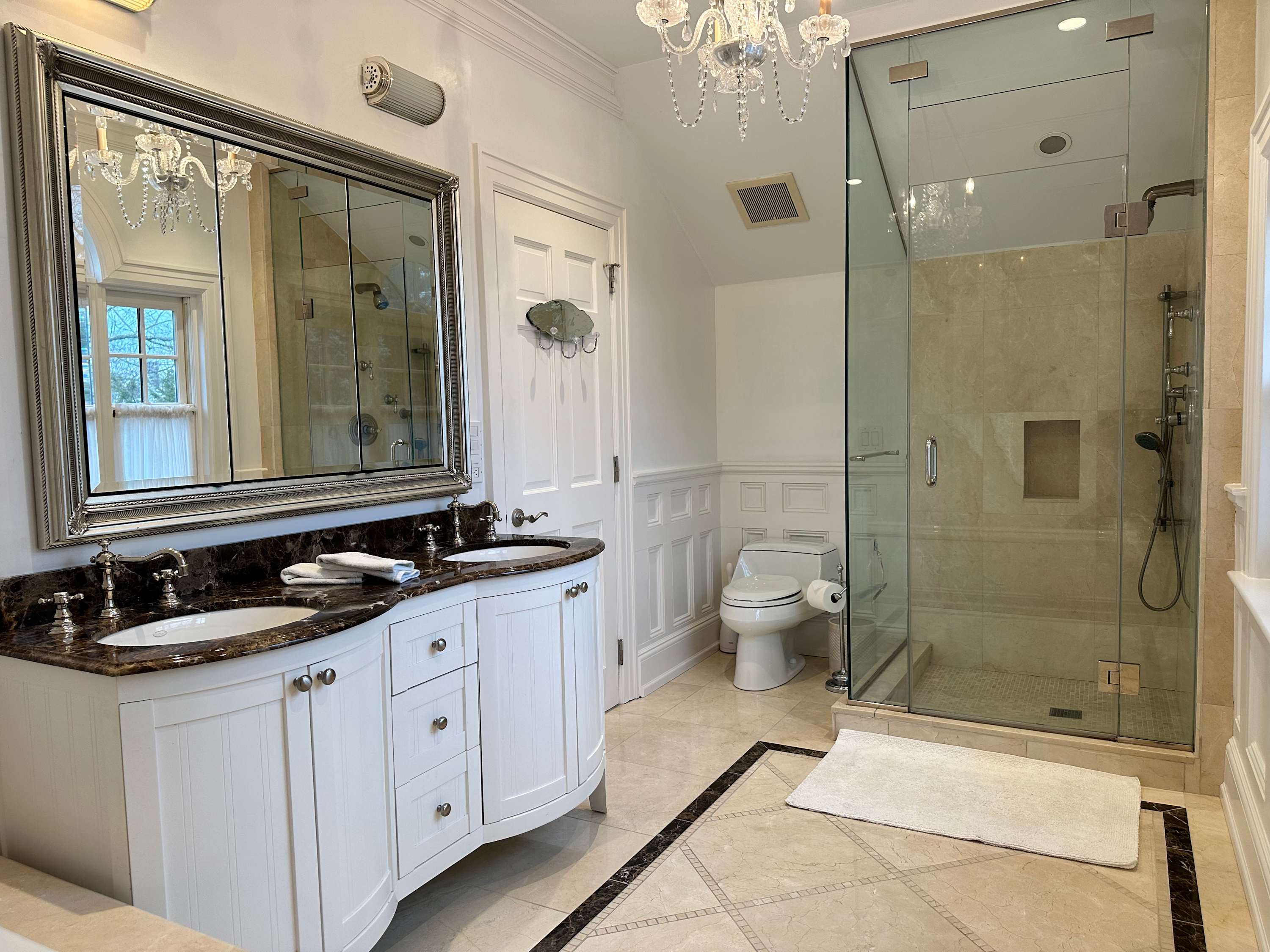 Willow Manor | Southampton | Luxe Home with Pool and Gym photo 16