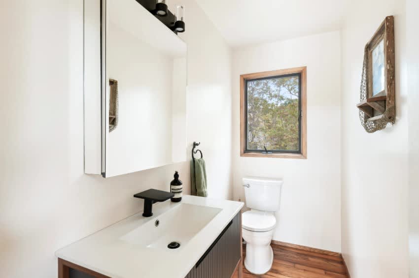 Davis Retreat | Montauk | Grand Villa with Heated Pool and Sauna photo 13