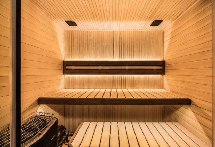 Davis Retreat | Montauk | Grand Villa with Heated Pool and Sauna photo 11