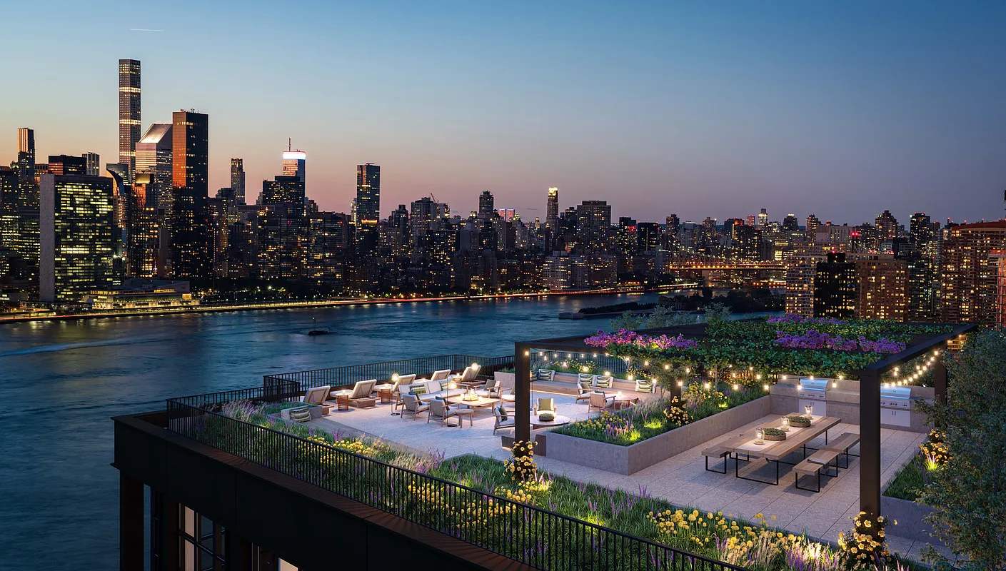 Huron Heights | Greenpoint | Luxe Penthouse with River Views photo 17