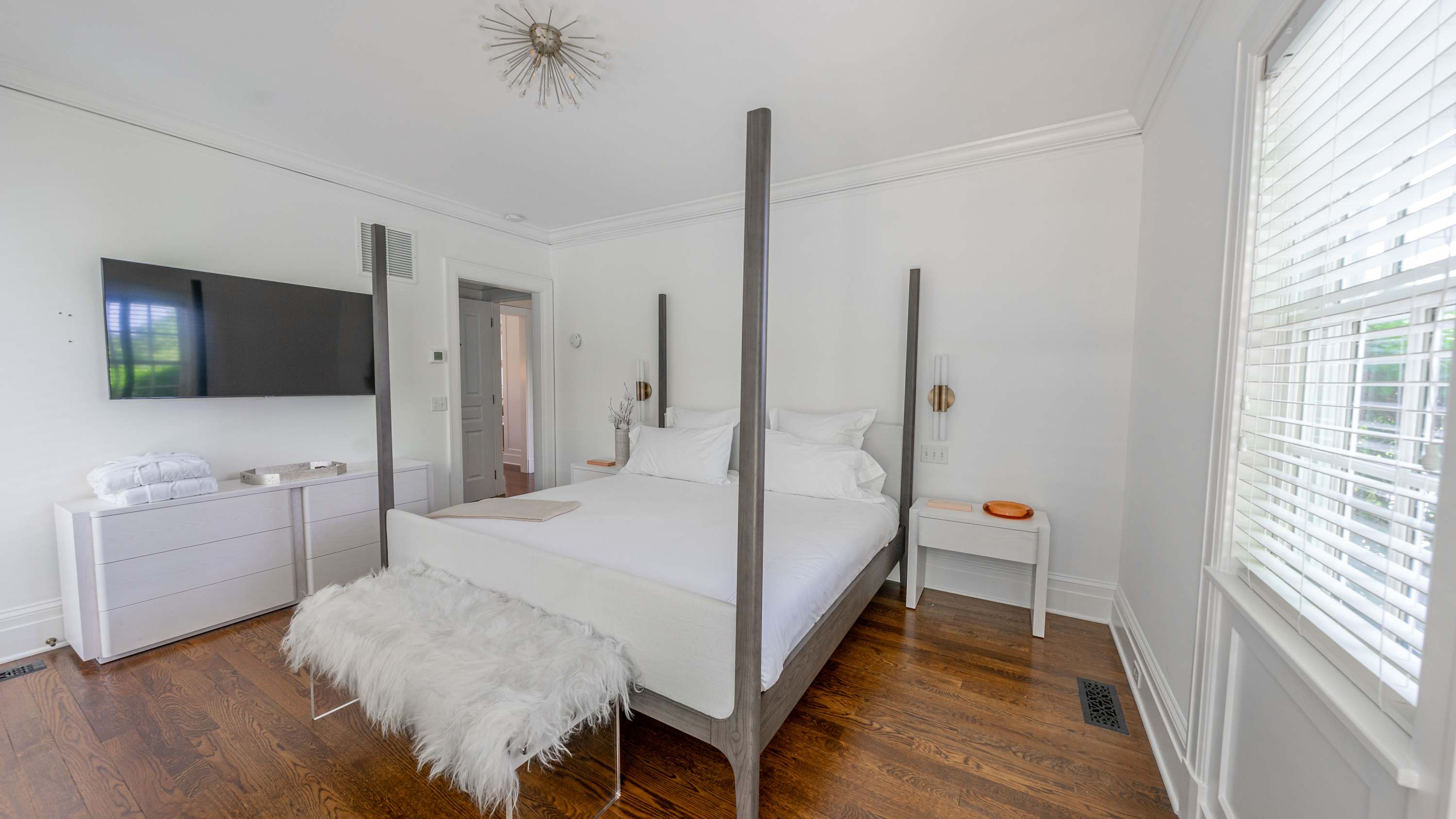 Harbor House Suite C | East Hampton Springs | Premier Suite with Private Terraces photo 4