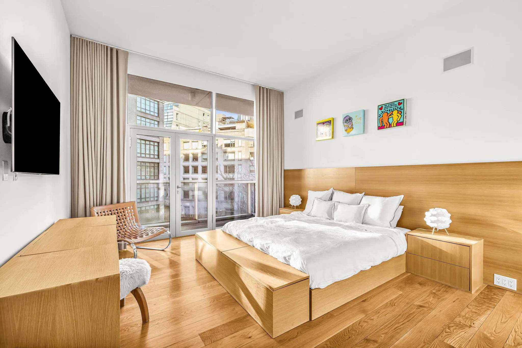 Washington Loft | Tribeca | Designer Loft with Private Balcony photo 3