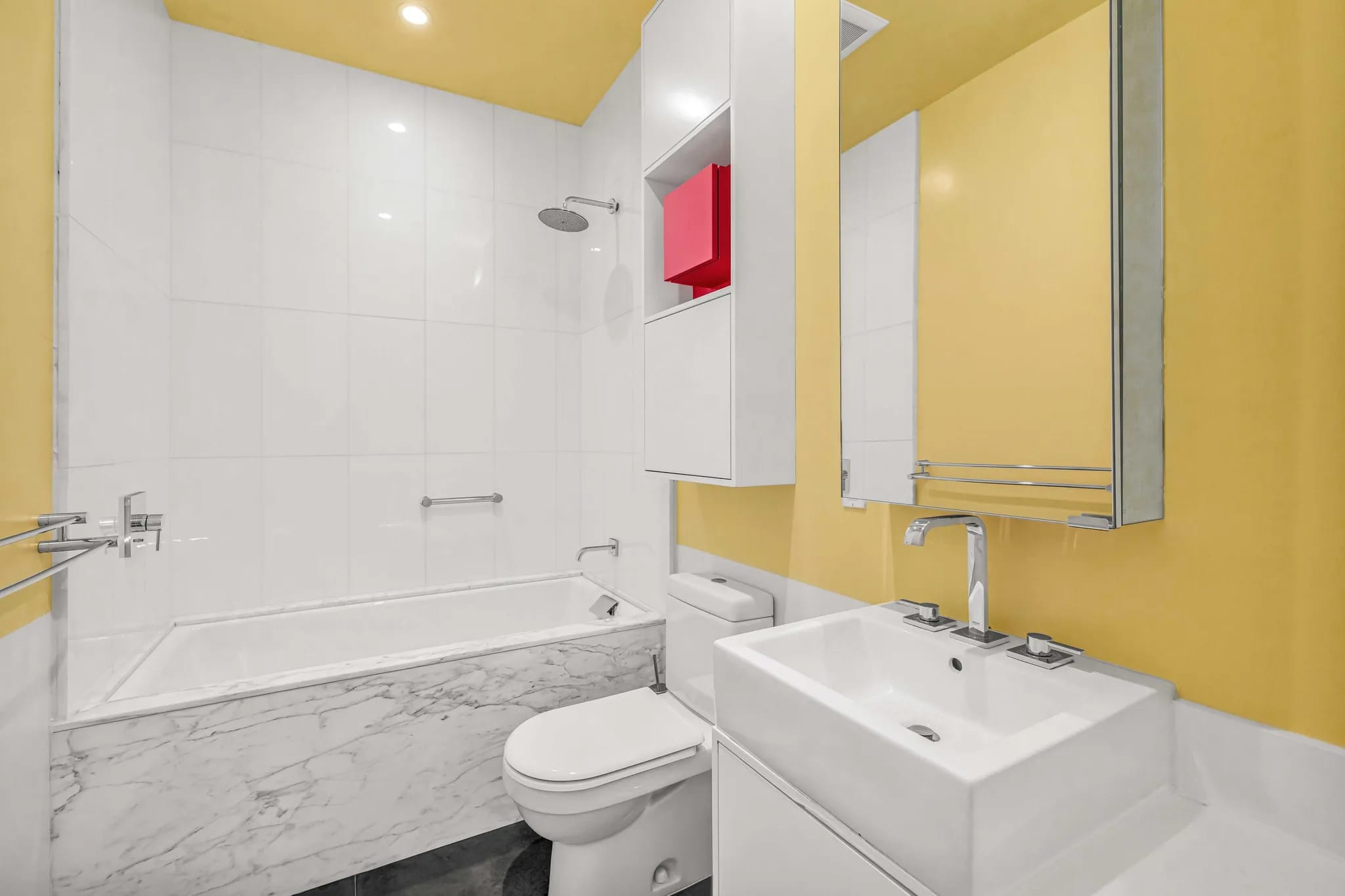 Washington Loft | Tribeca | Designer Loft with Private Balcony photo 9