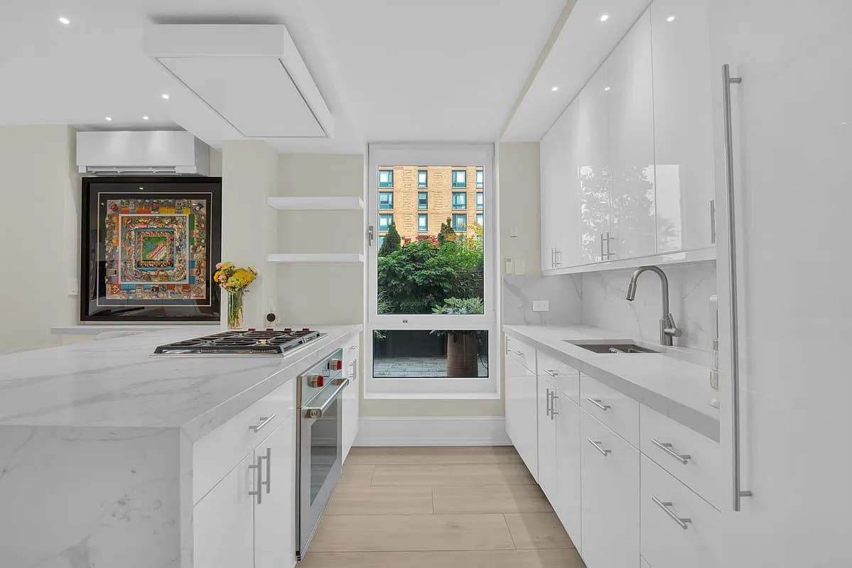 Irving Place | Union Square | Luxury Residence with Terrace & City Views photo 5