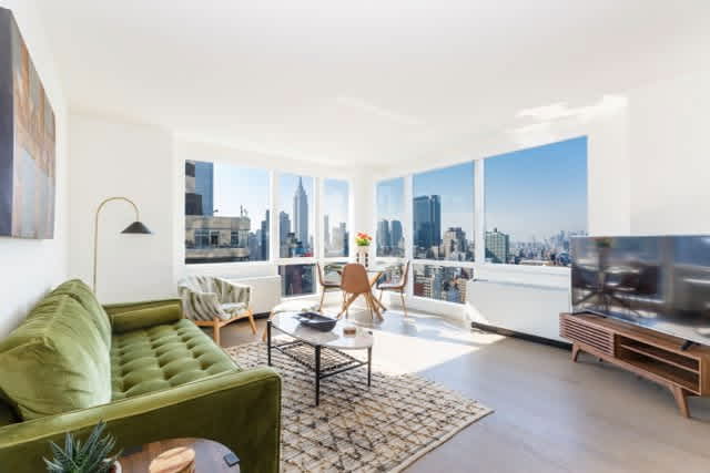 Brooks Vista | Midtown Manhattan | Modern Condo with City Views main photo