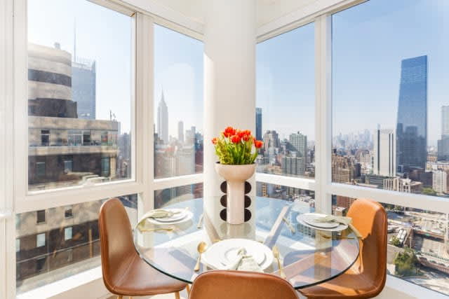 Brooks Vista | Midtown Manhattan | Modern Condo with City Views photo 2