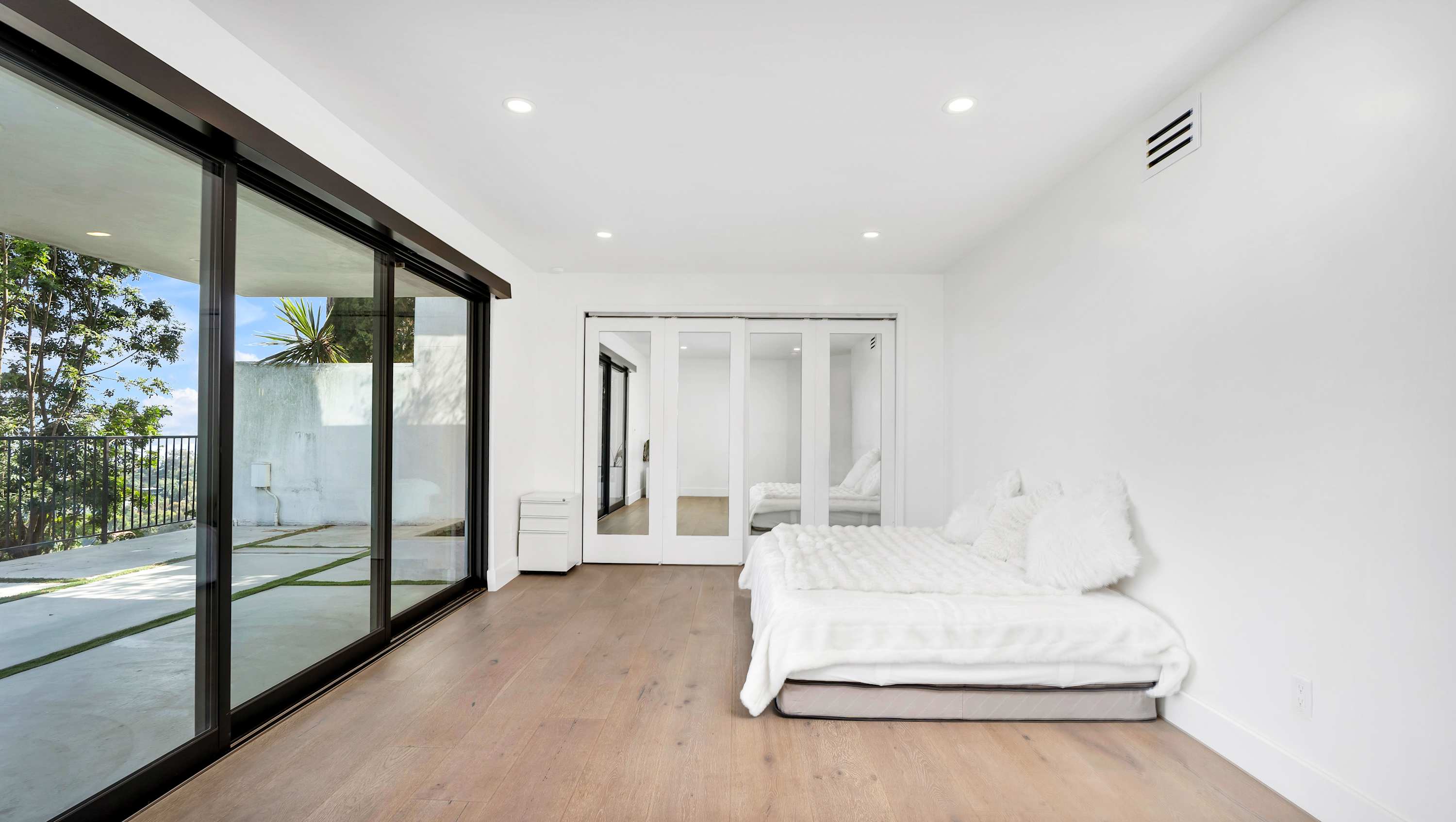 Skyline Manor | Los Angeles | Luxe Hillside Hideaway with Private Balcony and City Views photo 12