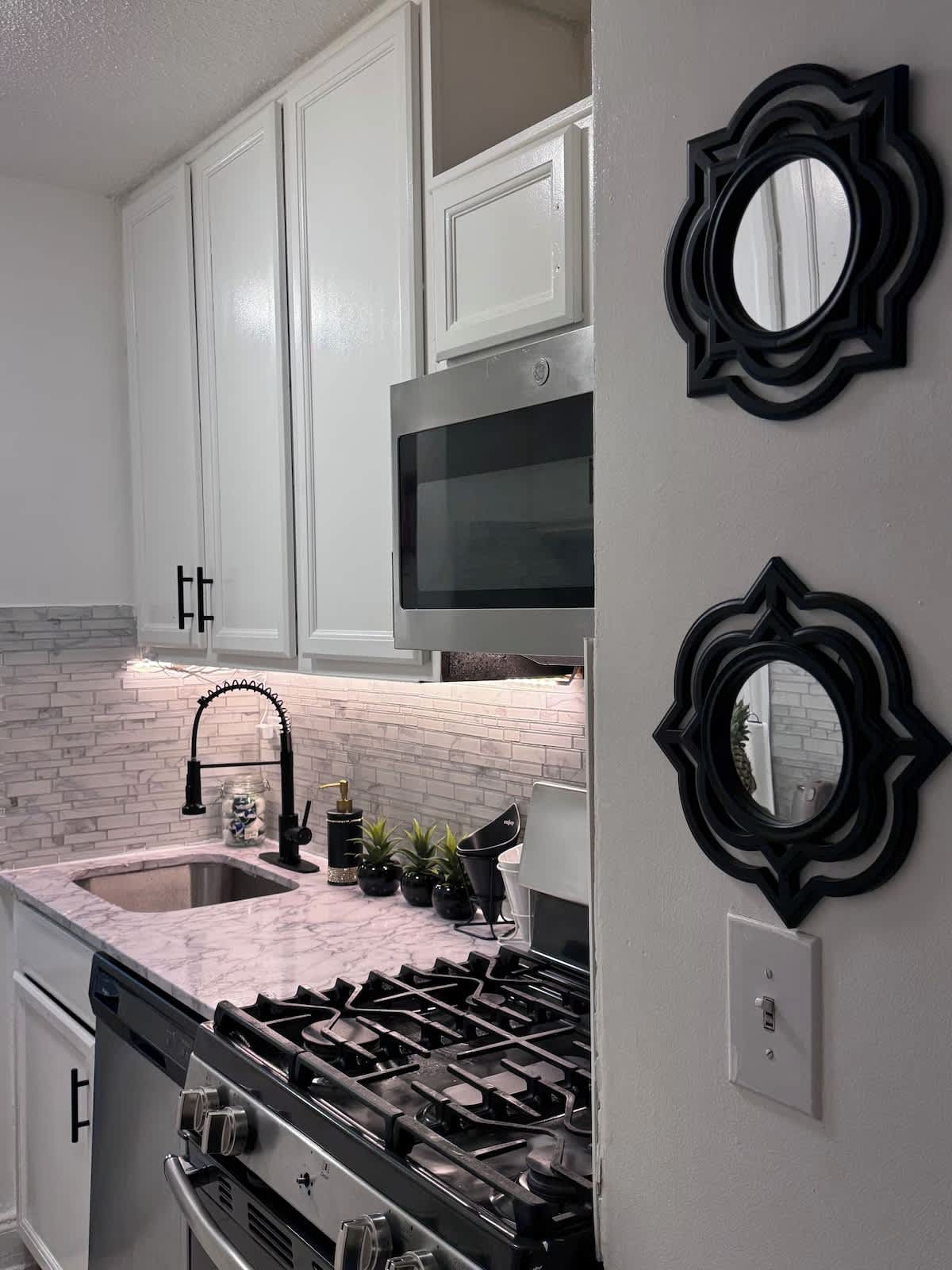 Heritage Place | South Harlem | Elegant Apartment with City Views photo 5