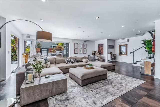 Image of Living space #3