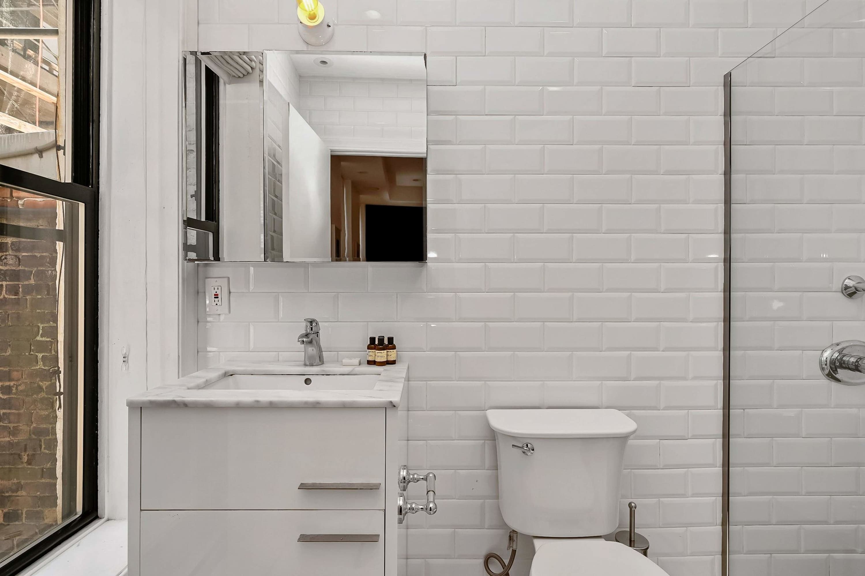 Reade Terrace | Tribeca | Stylish Apartment with Private Roof Terrace photo 35