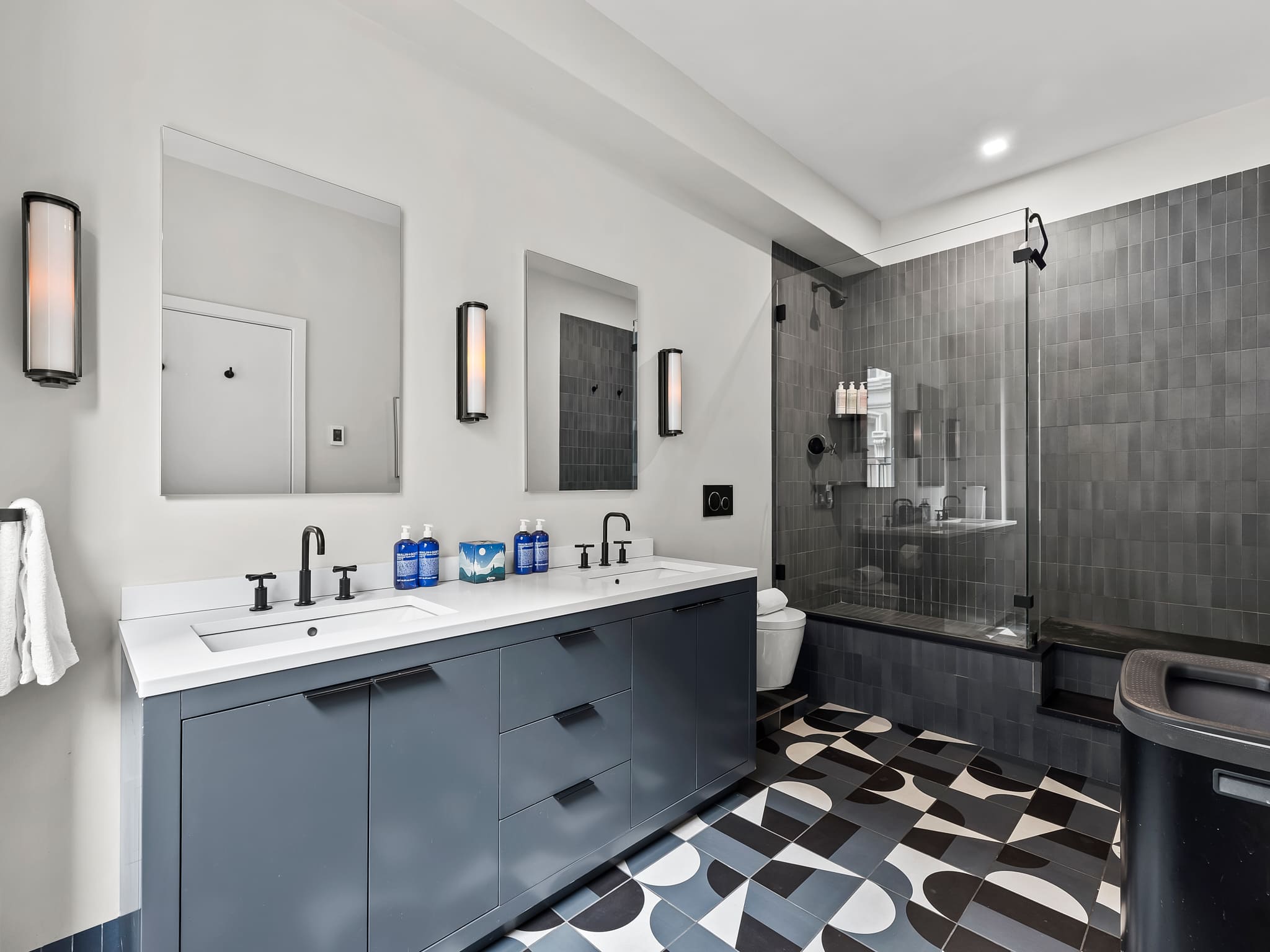 Ann House | Financial District | Bright Floor-through Loft with City Views photo 18