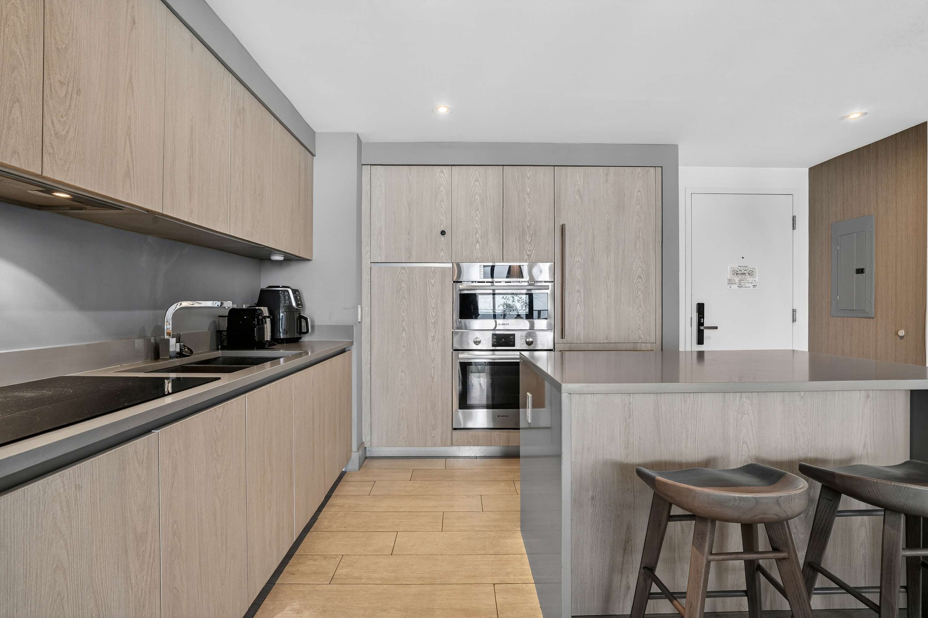 Marina Blue | Hollywood | Oceanfront with Shared Amenities photo 12