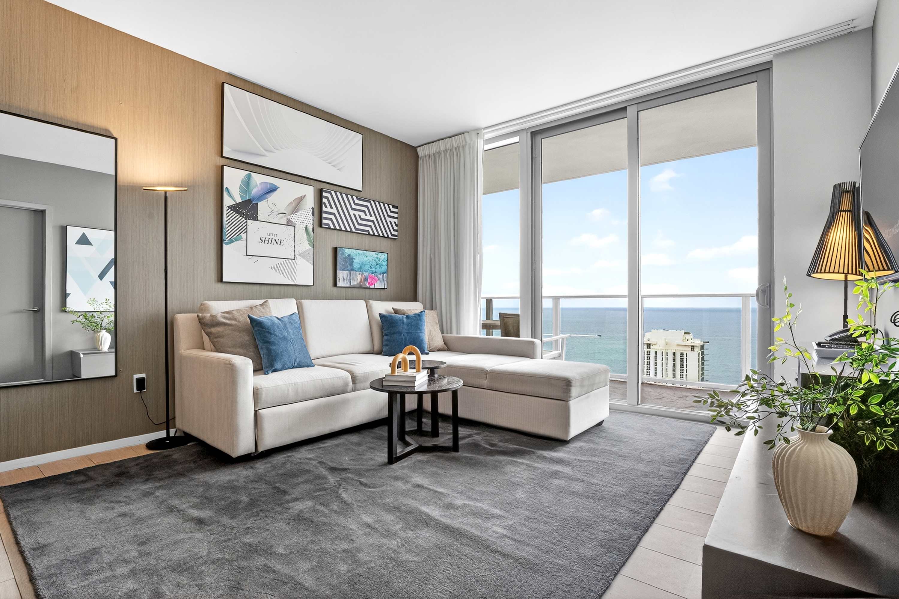 Marina Blue | Hollywood | Oceanfront with Shared Amenities main photo