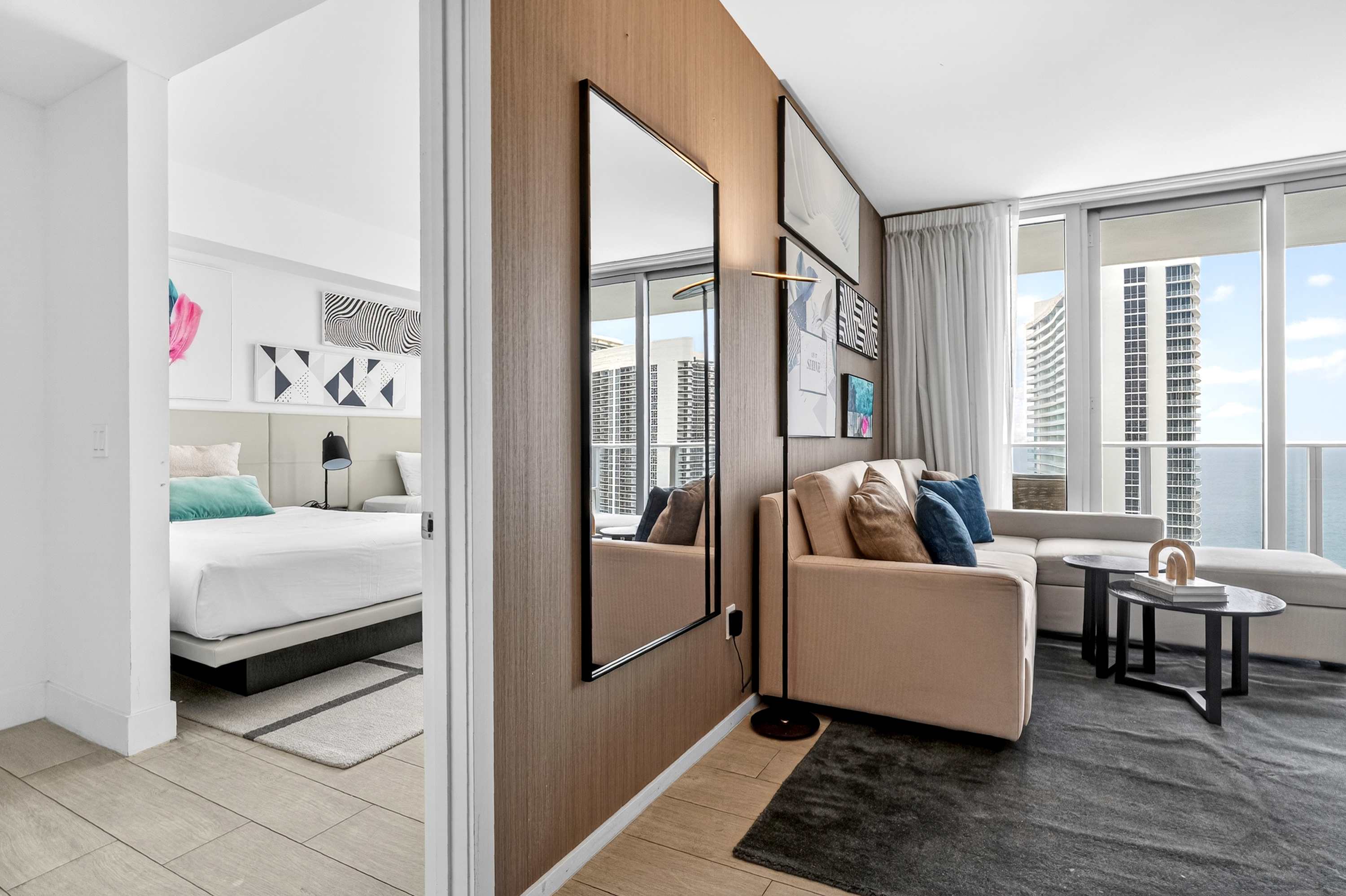 Marina Blue | Hollywood | Oceanfront with Shared Amenities photo 11