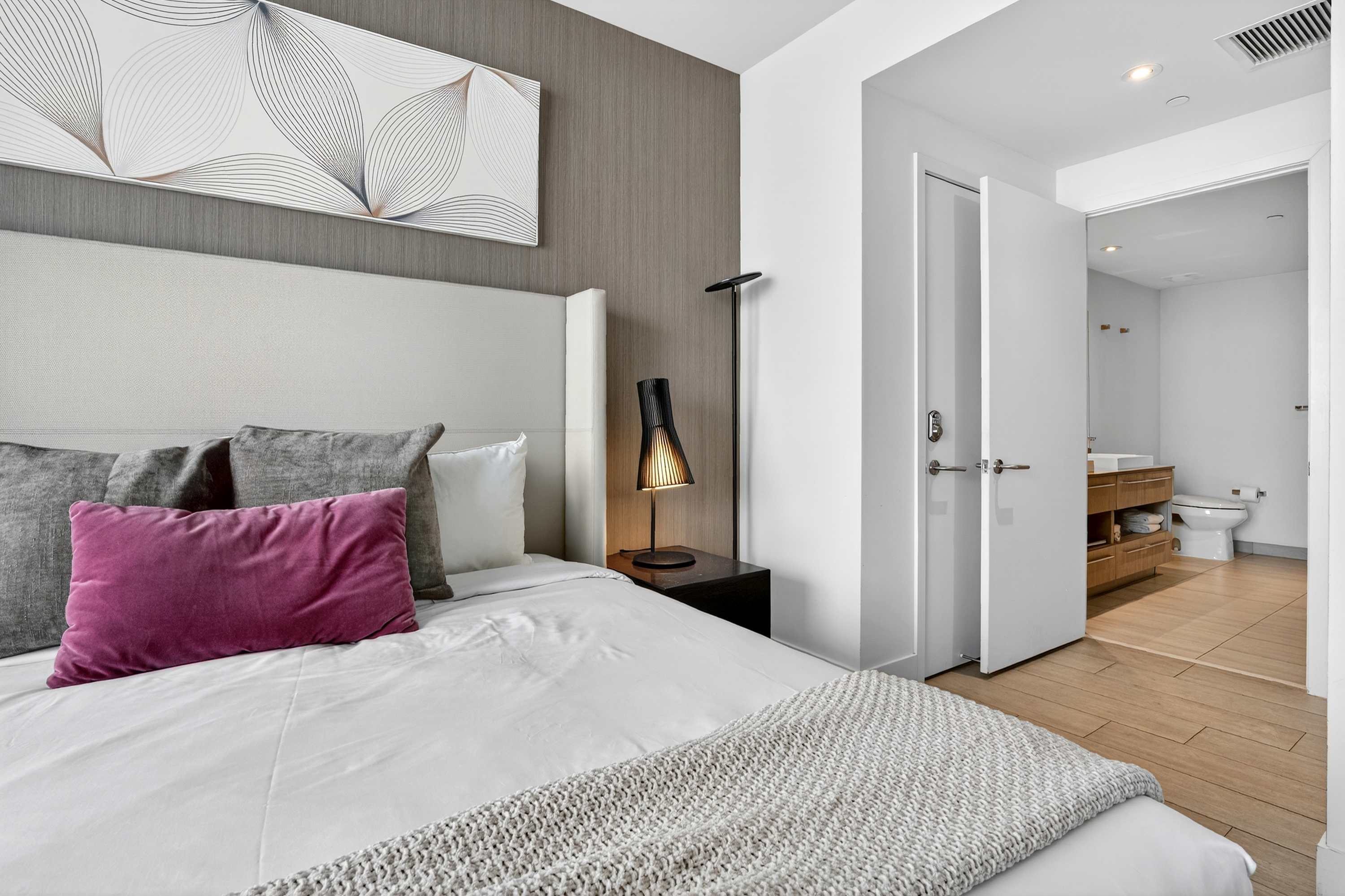 Marina Blue | Hollywood | Oceanfront with Shared Amenities photo 37