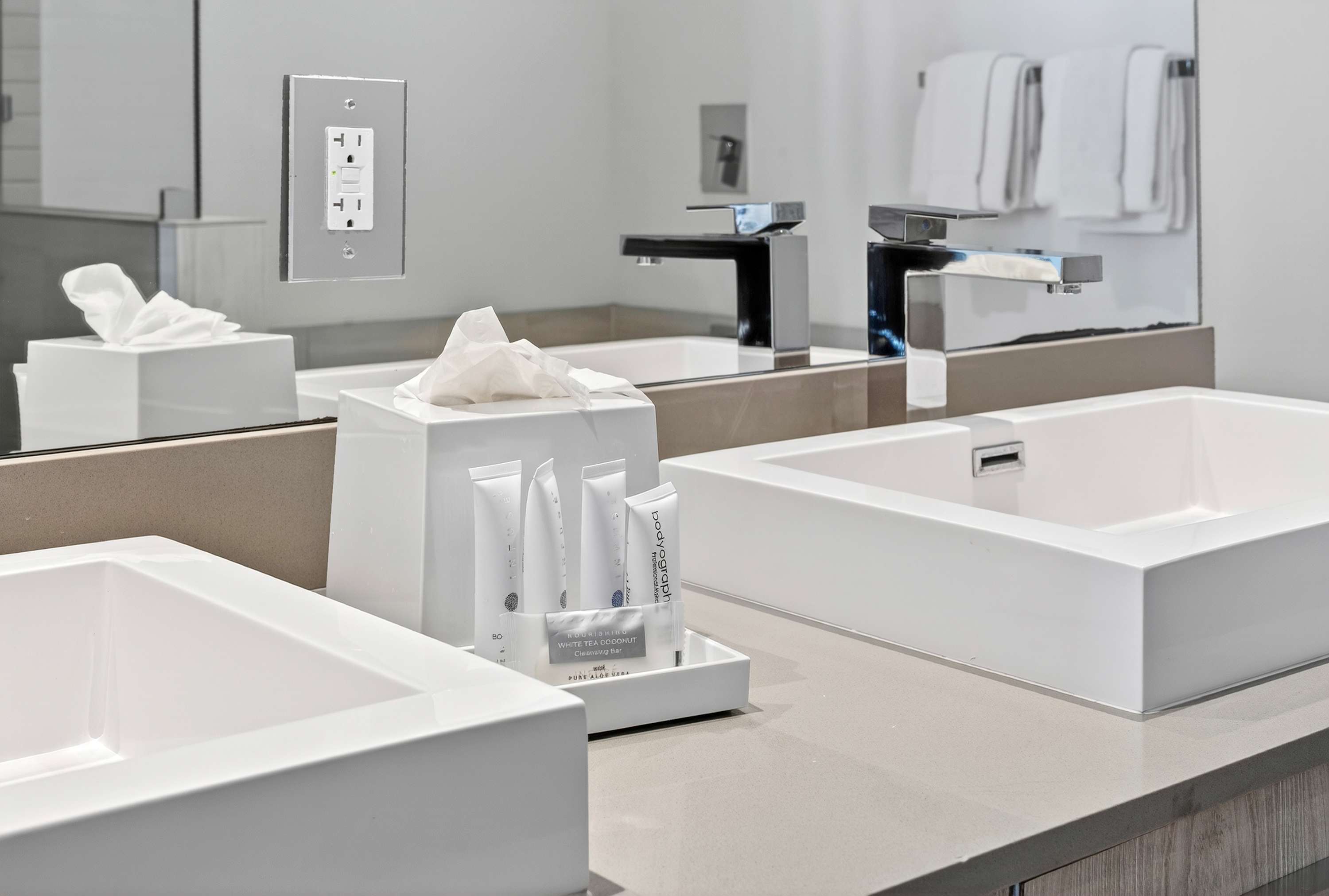 Marina Blue | Hollywood | Oceanfront with Shared Amenities photo 55