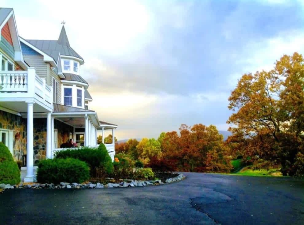 Clark Place | Washington | Luxury Estate w/ Winery & Scenic Grounds photo 4