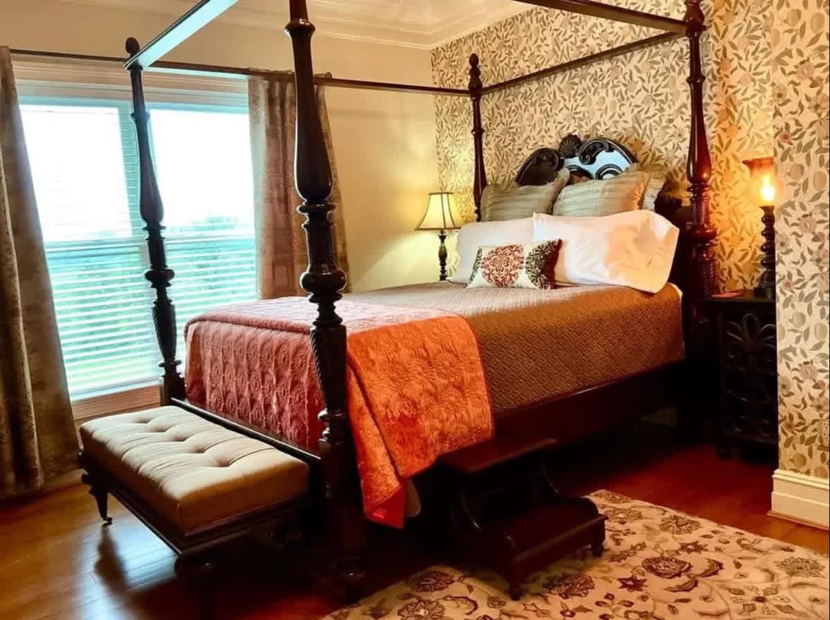 Clark Place | Washington | Luxury Estate w/ Winery & Scenic Grounds photo 12