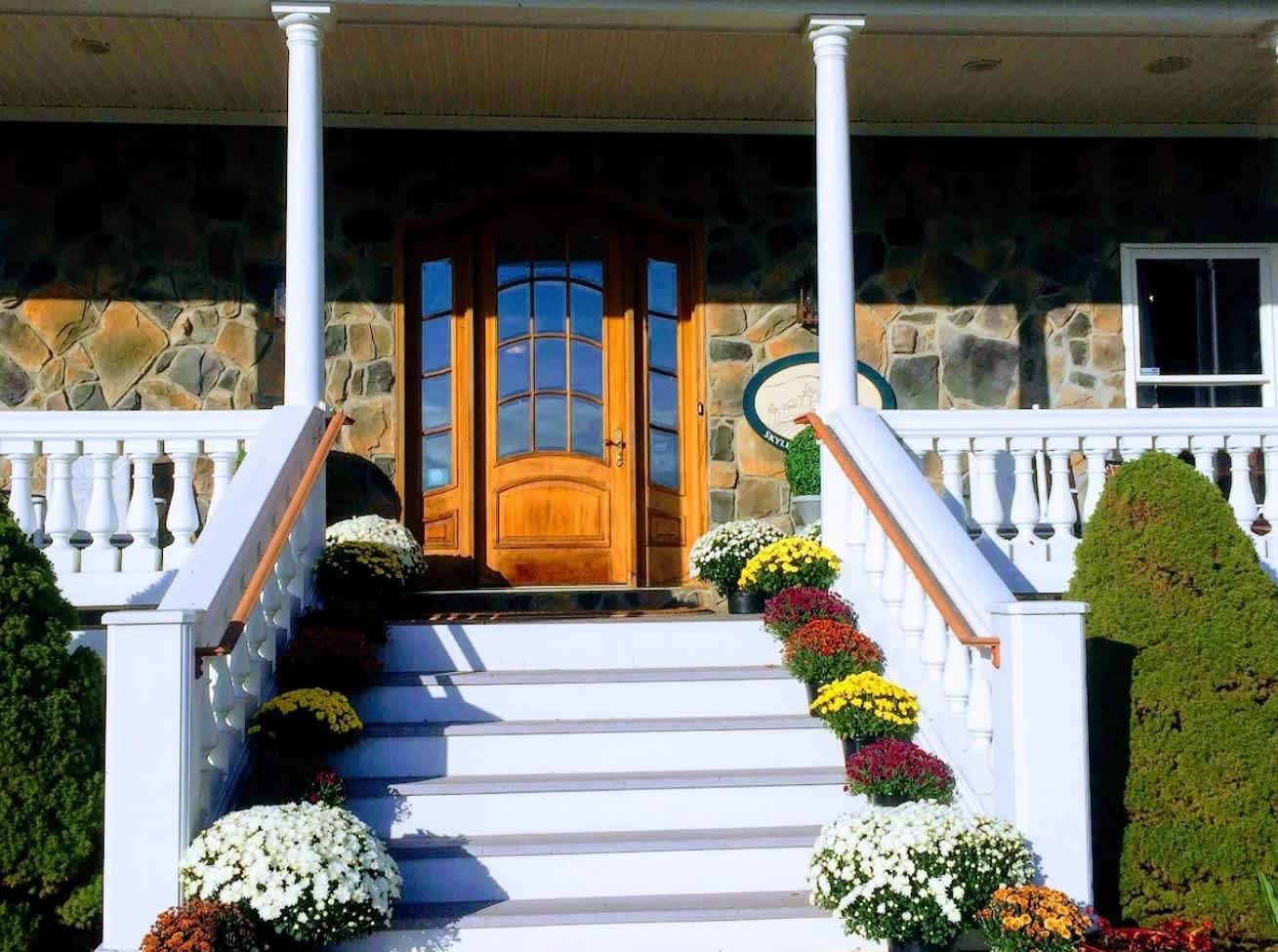 Clark Place | Washington | Luxury Estate w/ Winery & Scenic Grounds photo 3