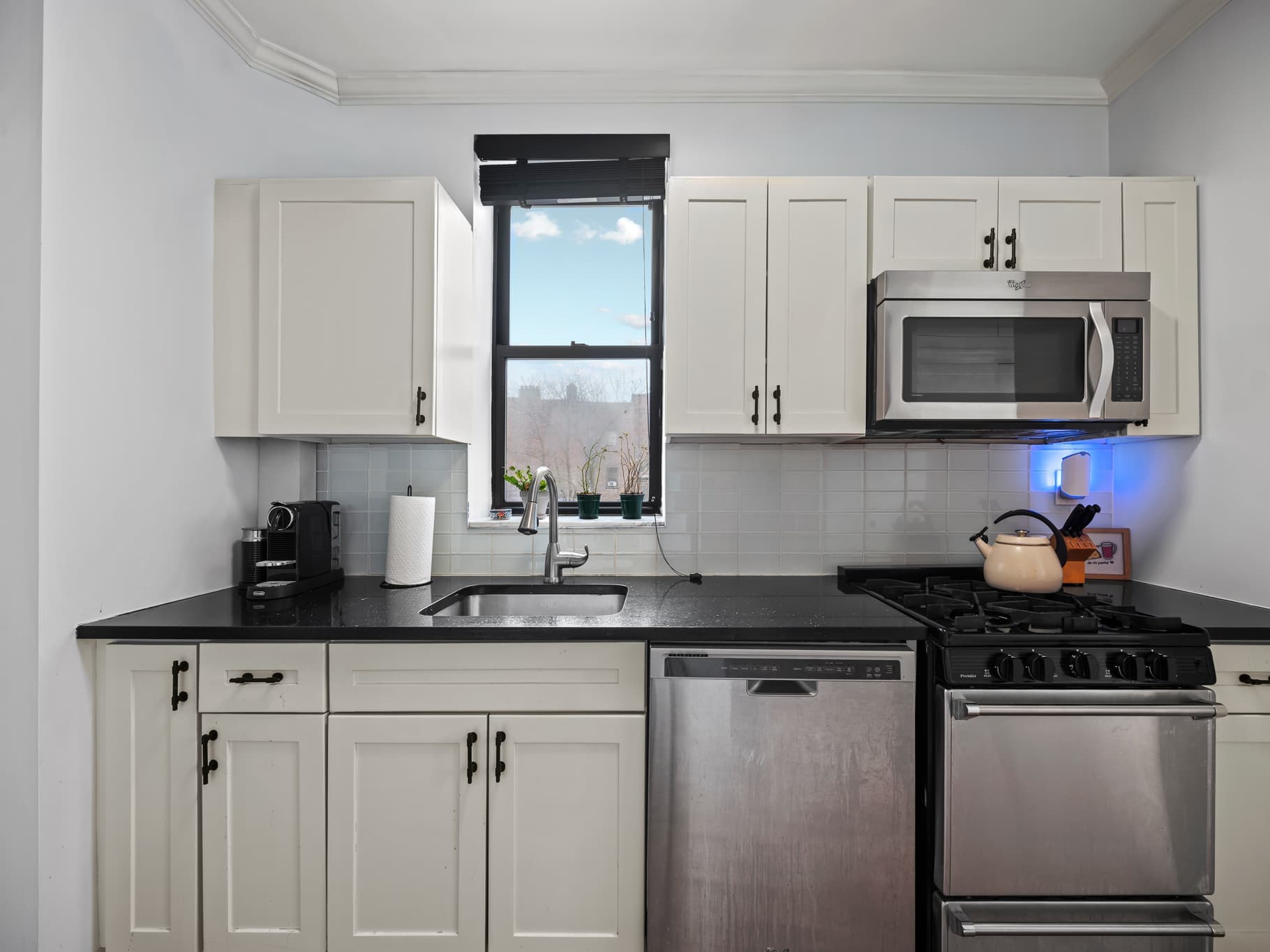 Perry Suite | West Village | Charming Village Condo photo 9