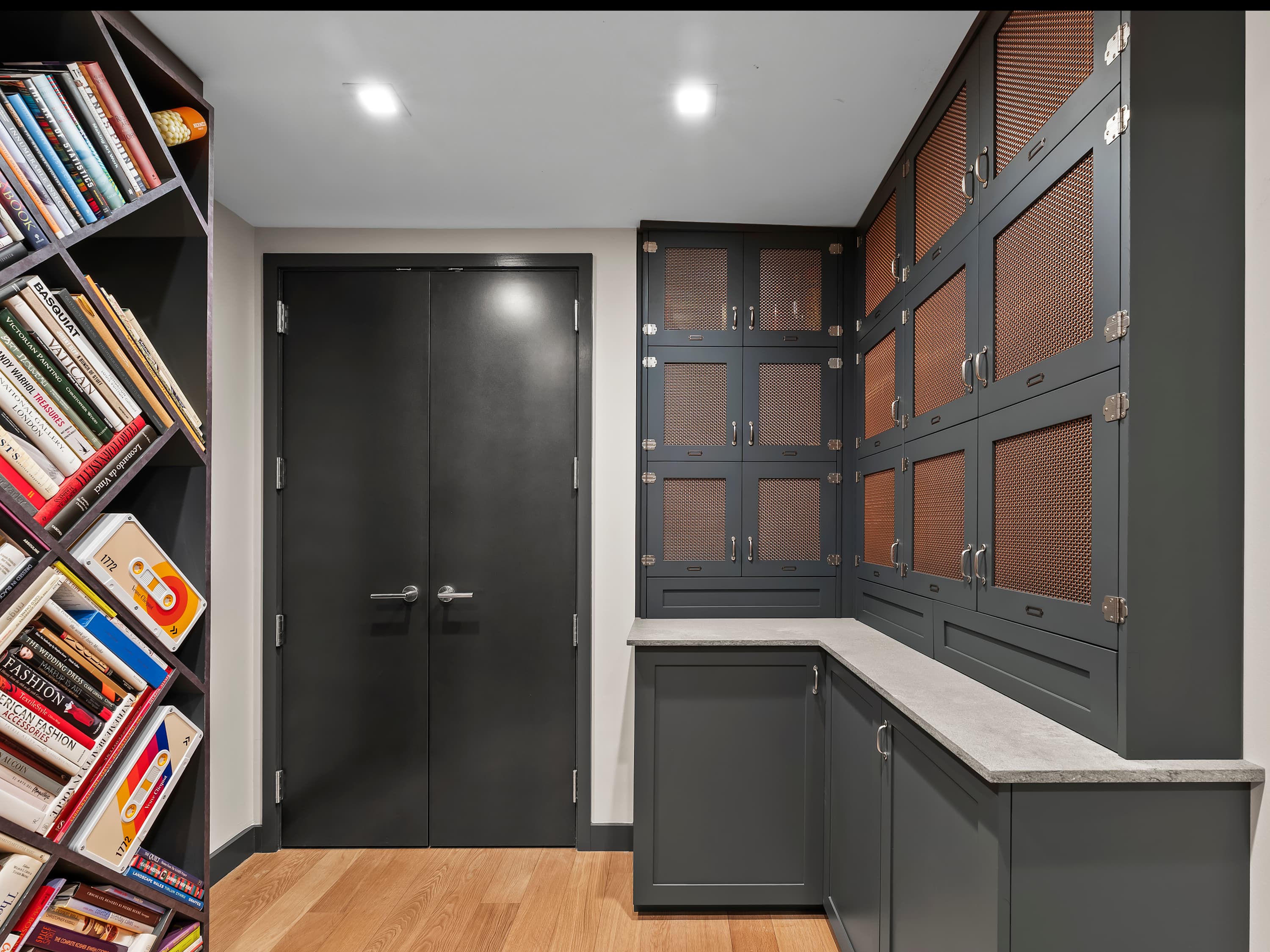 Yorkville Manor | Yorkville | Designer Condo with Shared Amenities photo 18