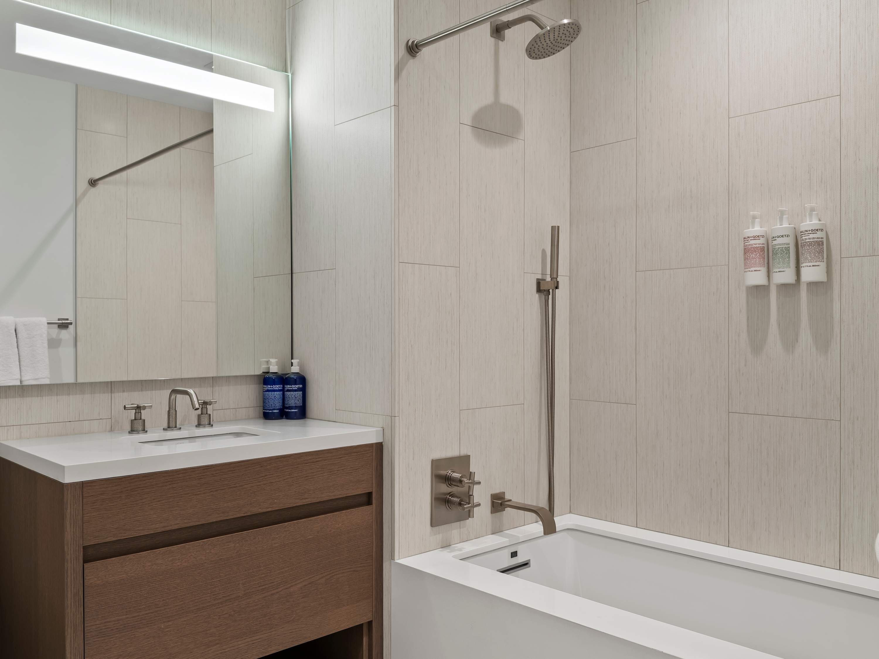 Yorkville Manor | Yorkville | Designer Condo with Shared Amenities photo 23