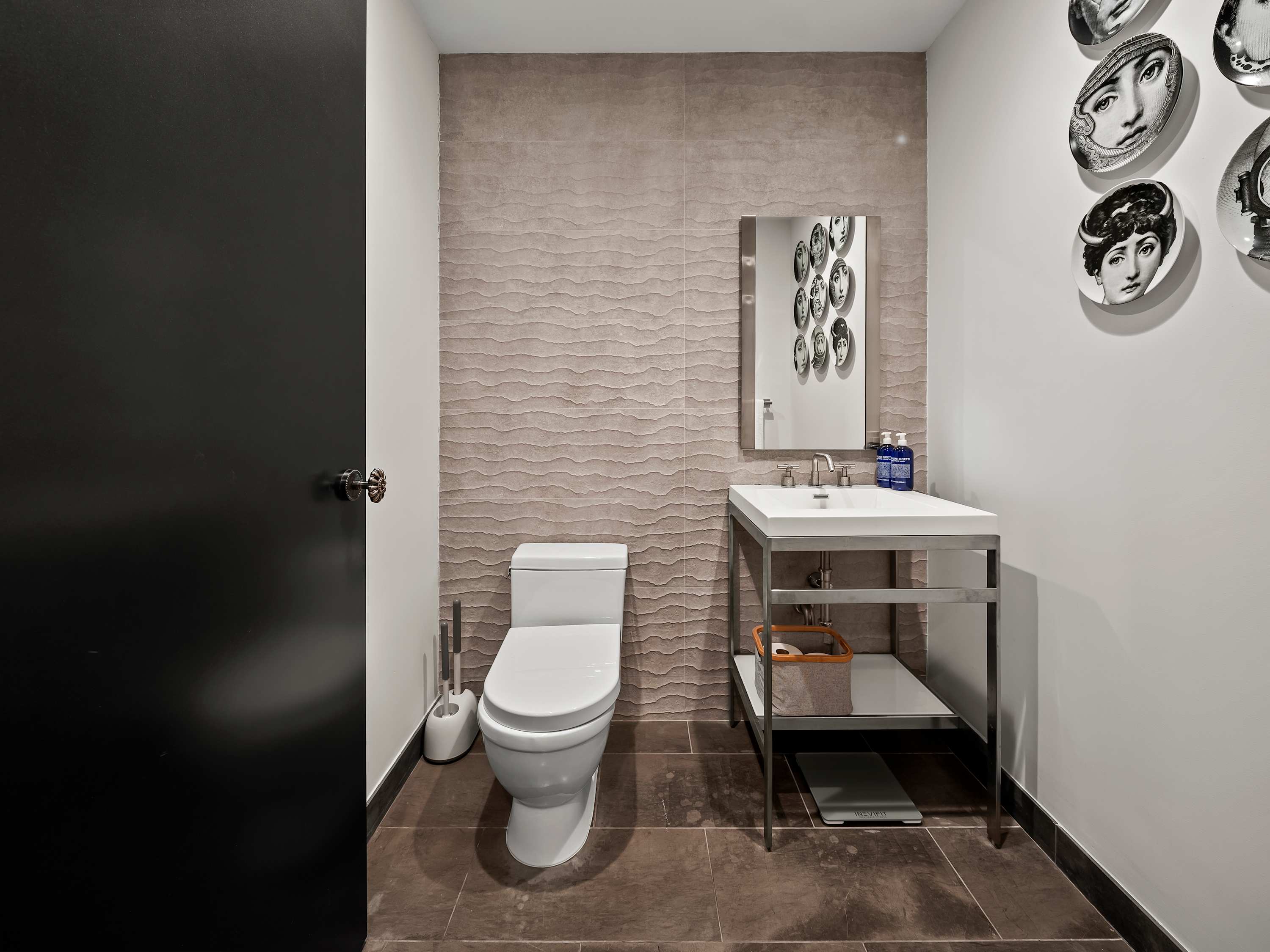 Yorkville Manor | Yorkville | Designer Condo with Shared Amenities photo 21