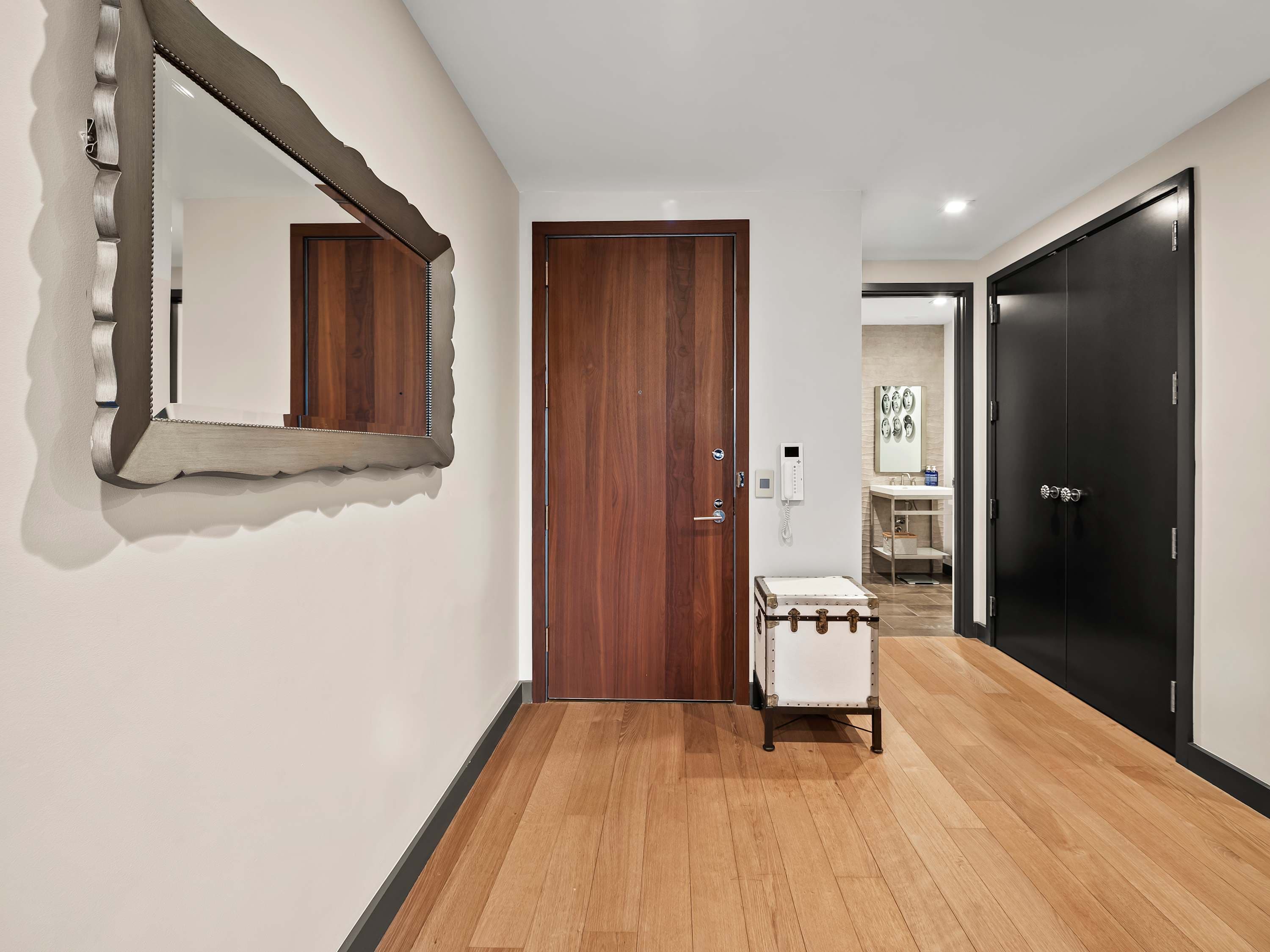Yorkville Manor | Yorkville | Designer Condo with Shared Amenities photo 19