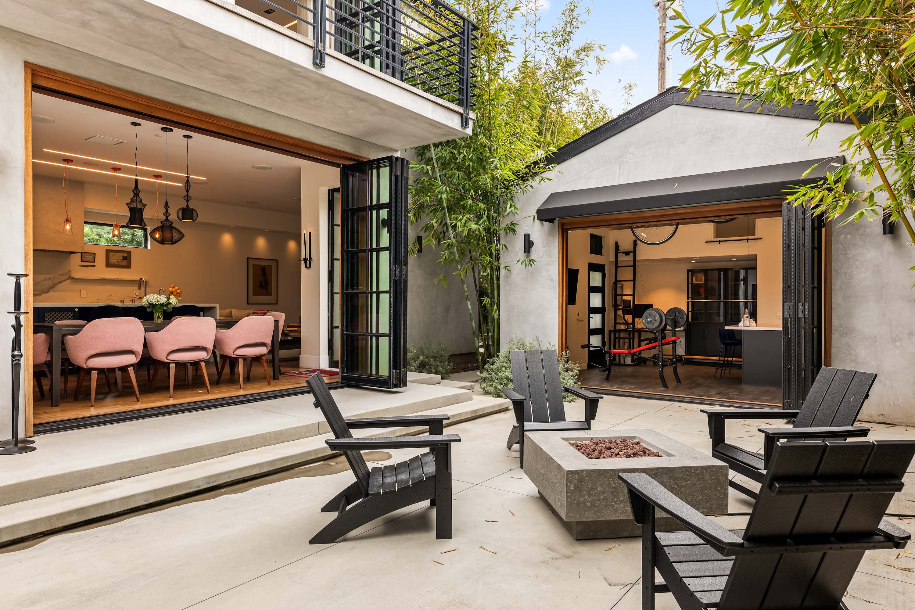 Sunset Atelier | Santa Monica | Designer Home w/ Patio & Gym photo 7