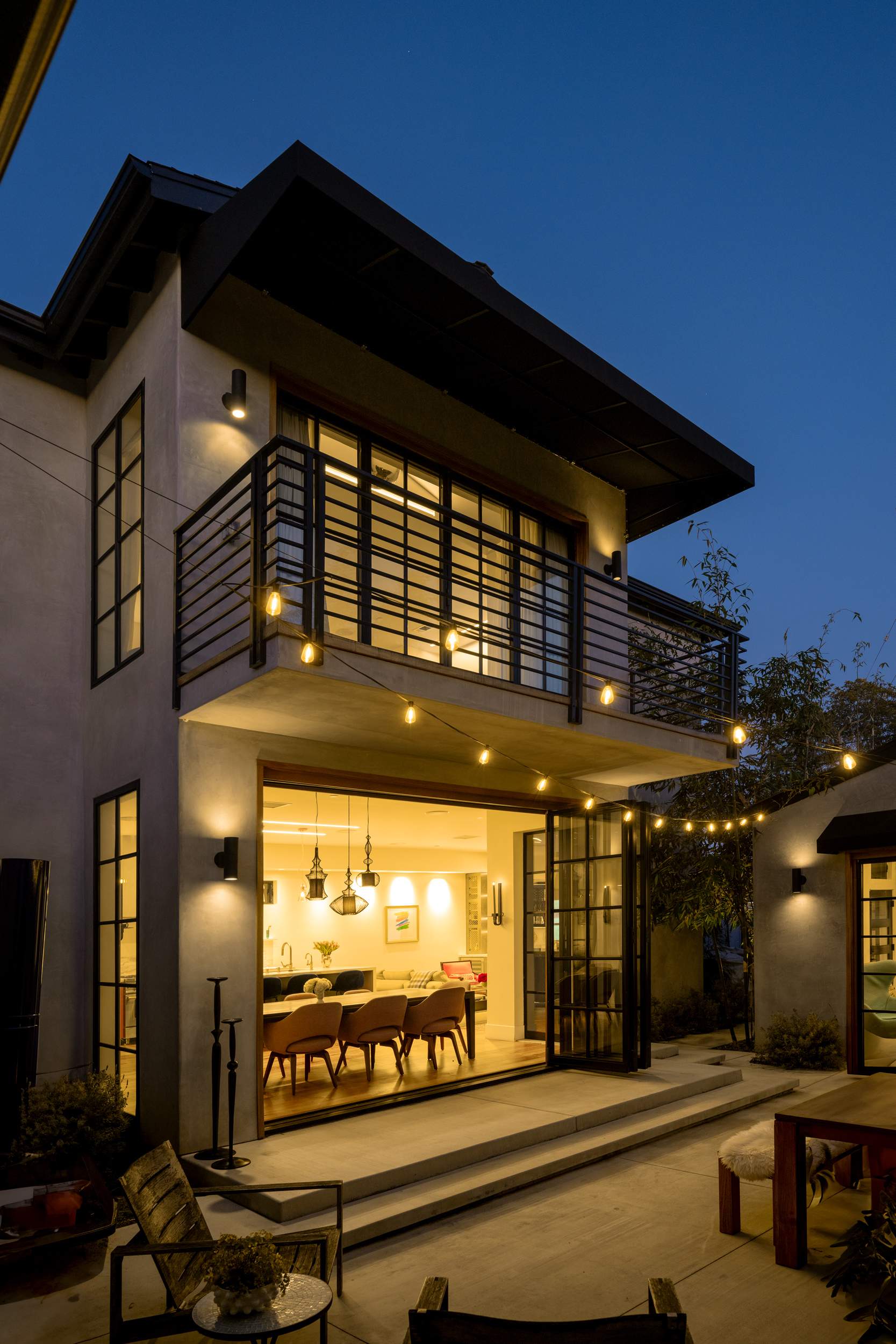 Sunset Atelier | Santa Monica | Designer Home w/ Patio & Gym photo 8