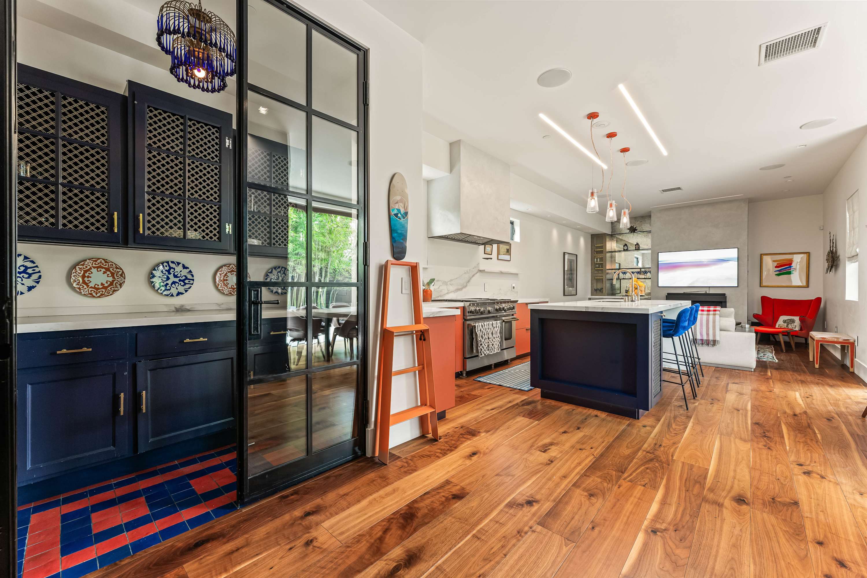 Sunset Atelier | Santa Monica | Designer Home w/ Patio & Gym photo 13