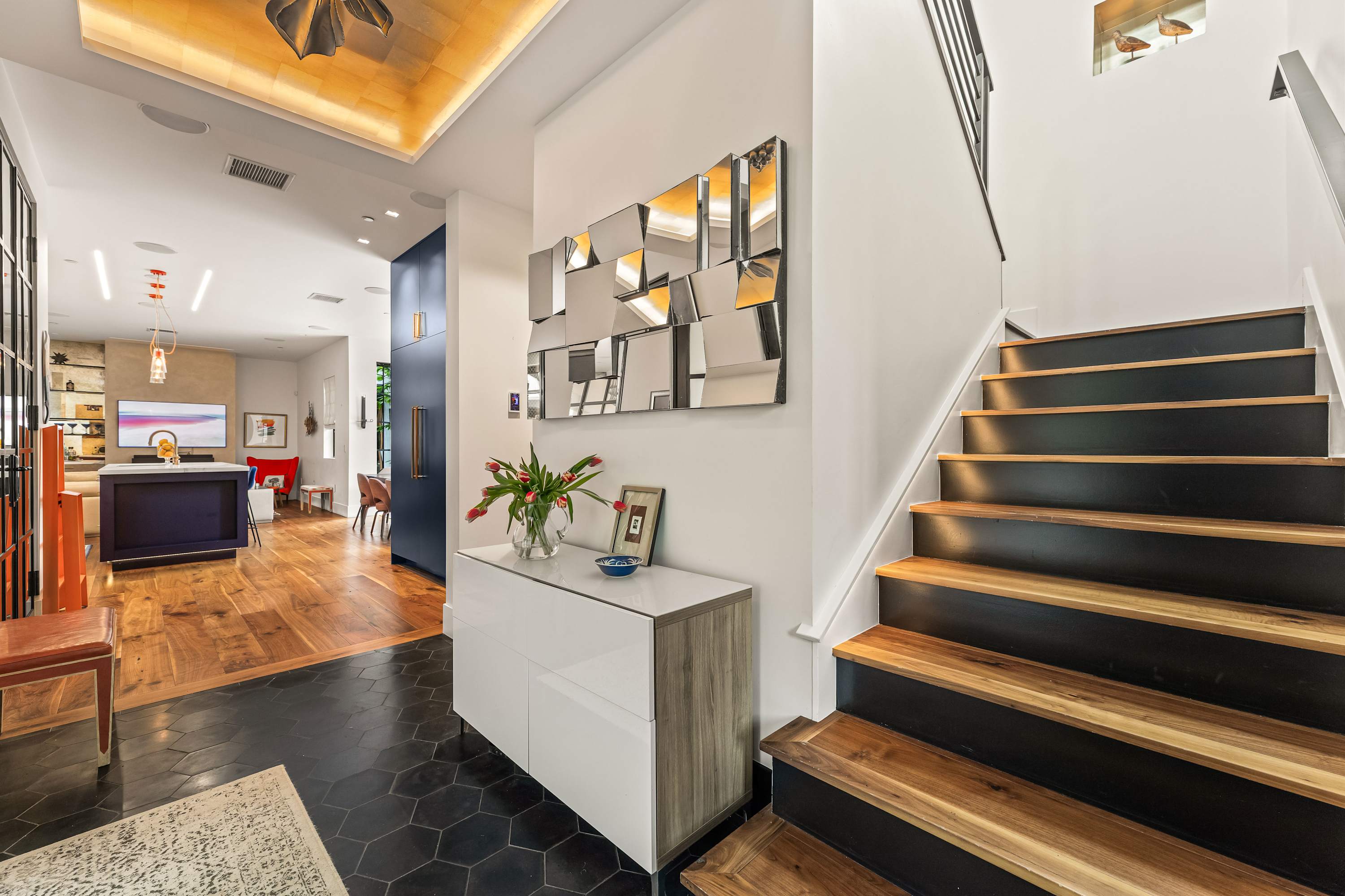 Sunset Atelier | Santa Monica | Designer Home w/ Patio & Gym photo 12