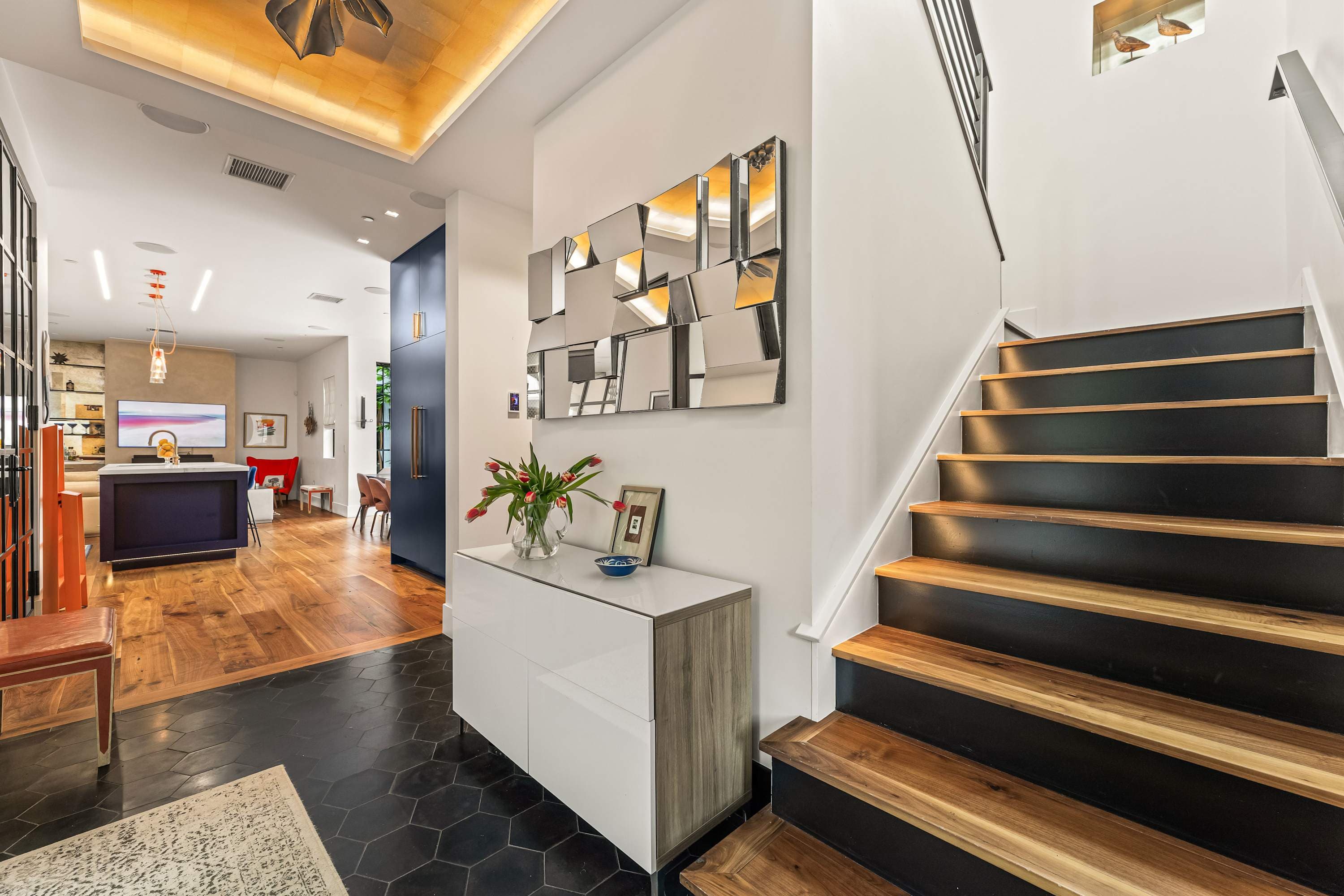 Sunset Atelier | Santa Monica | Designer Home w/ Patio & Gym photo 15